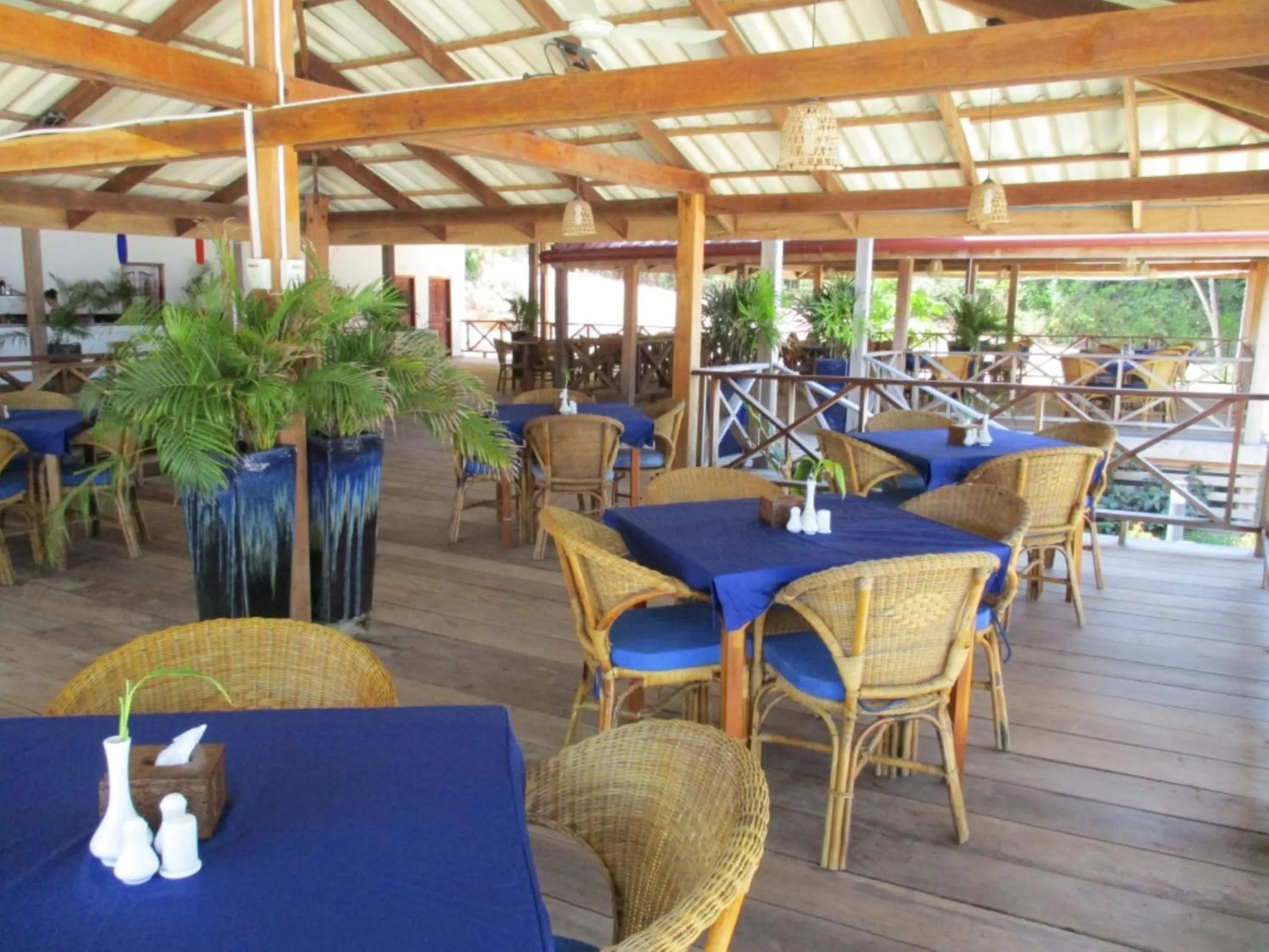 Restaurant/places to eat in Saracen Bay Resort