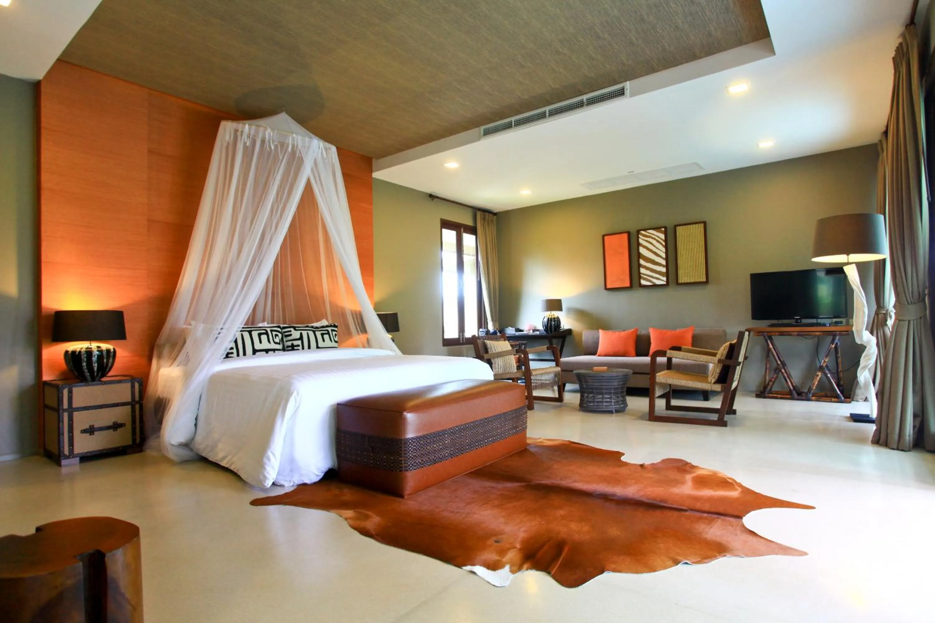 Photo of the whole room, Bed in Mountain Creek Golf Resort & Residences