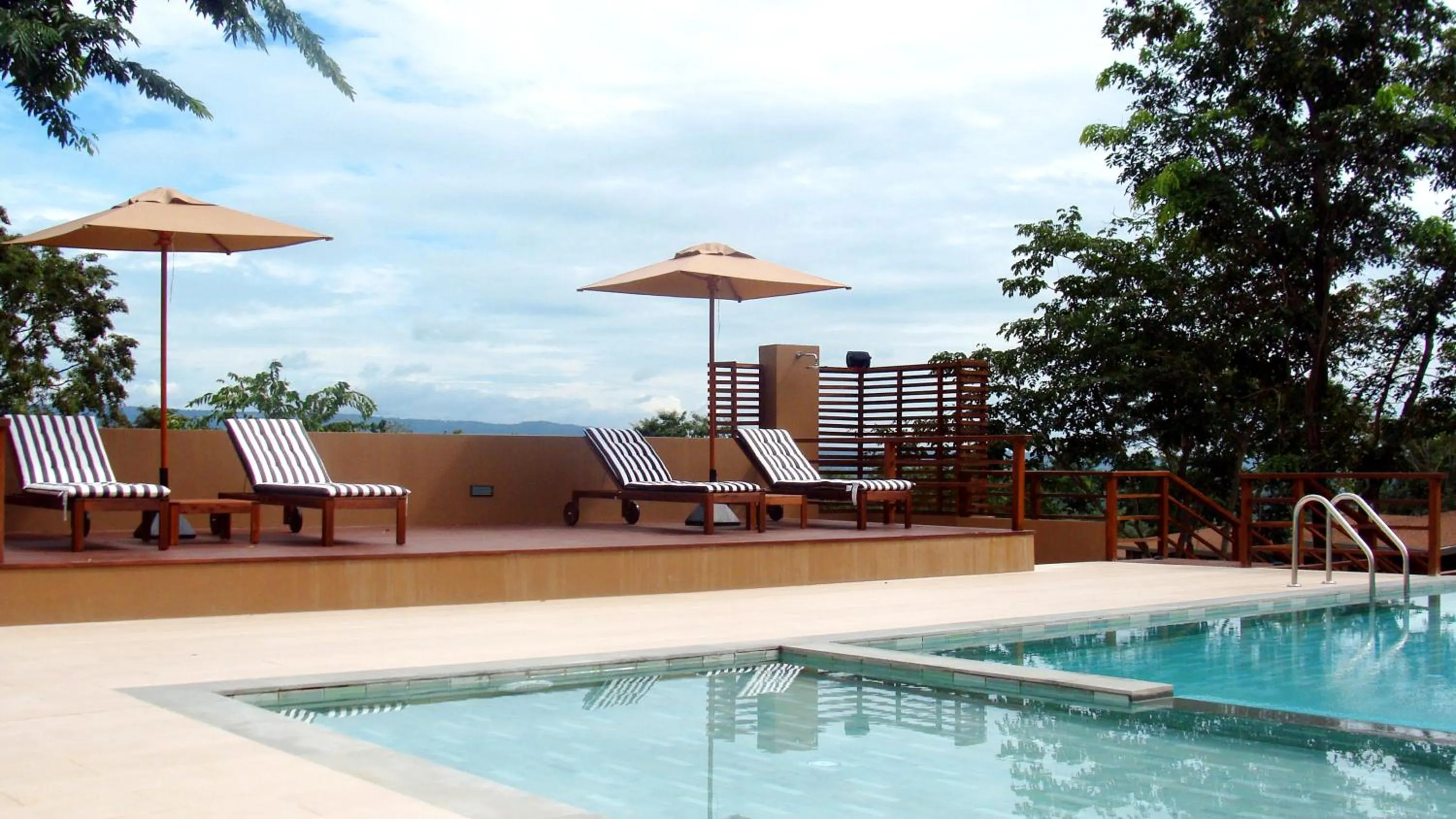 Swimming pool in Mountain Creek Golf Resort & Residences