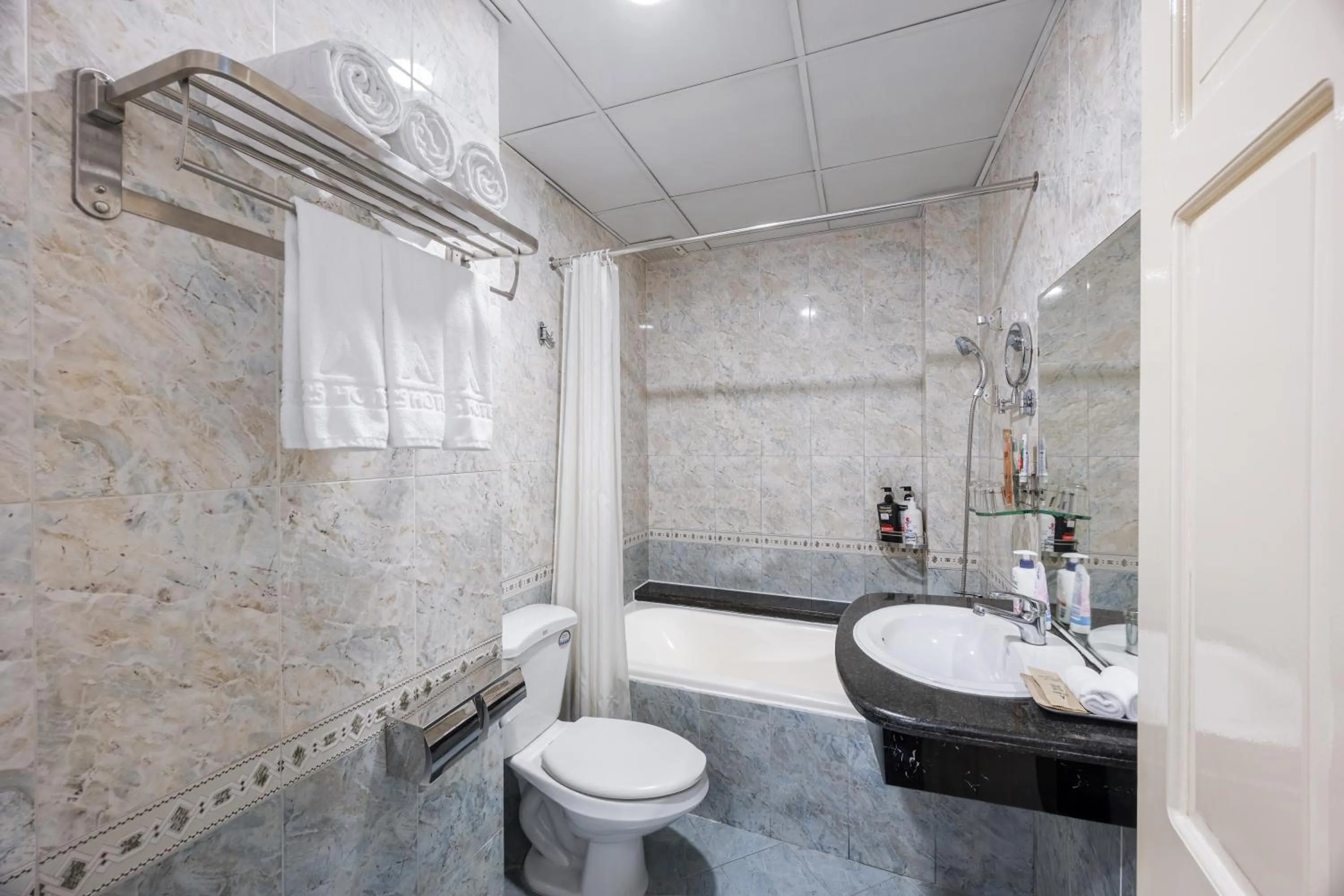 Bathroom in A25 Hotel - 22 Nguyễn Cư Trinh