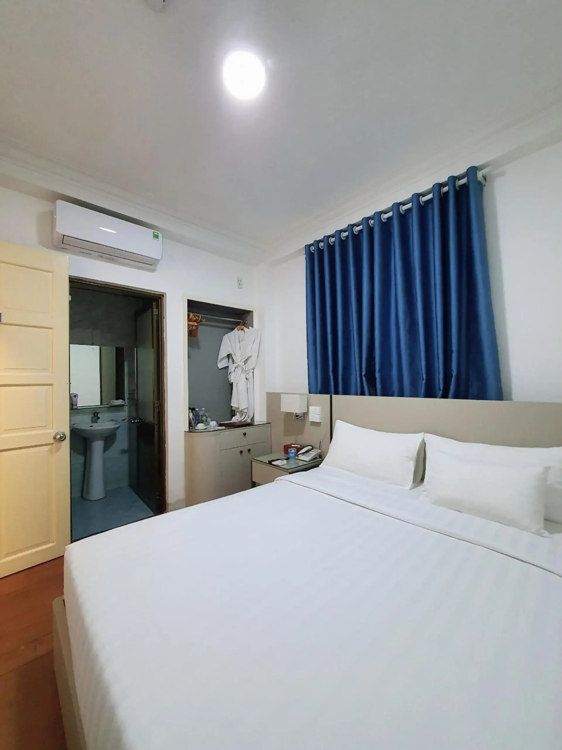 Standard Double Room in A25 Hotel - 22 Nguyễn Cư Trinh Standard Double Room in A25 Hotel - 22 Nguyễn Cư Trinh