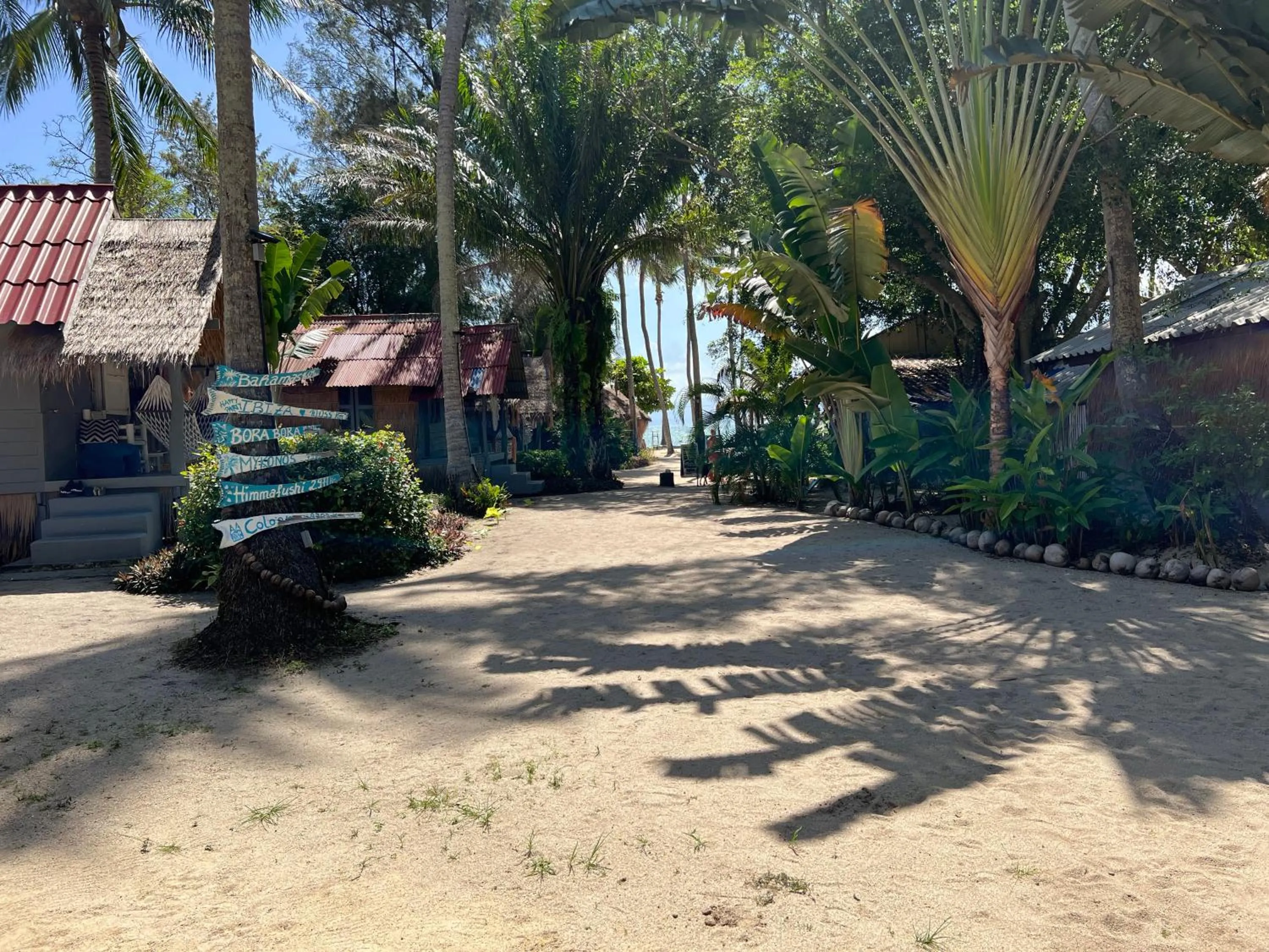 Garden in Sea Love Beach Bar & Bungalows