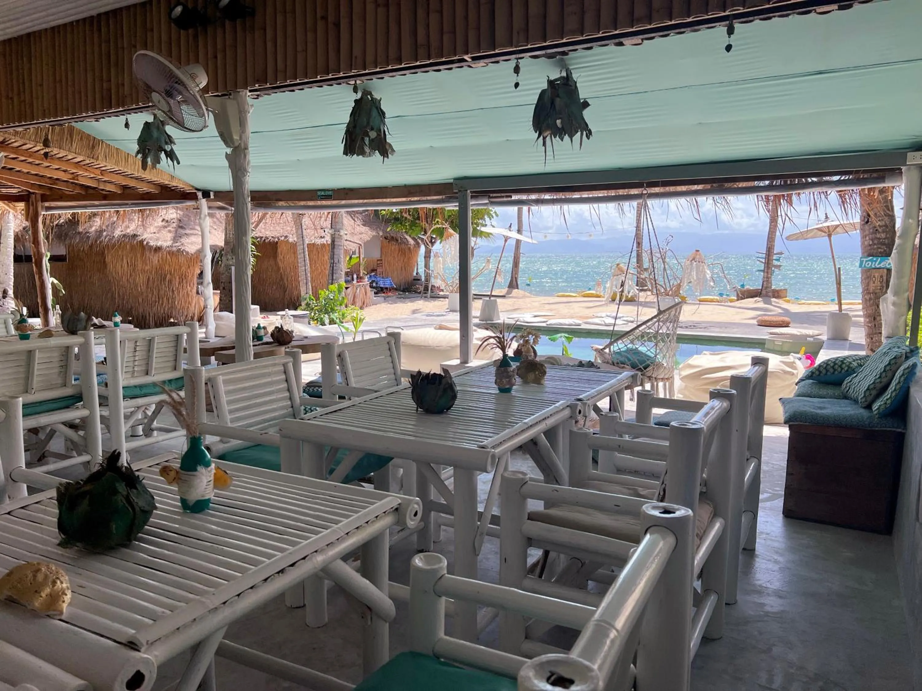 Restaurant/places to eat in Sea Love Beach Bar & Bungalows