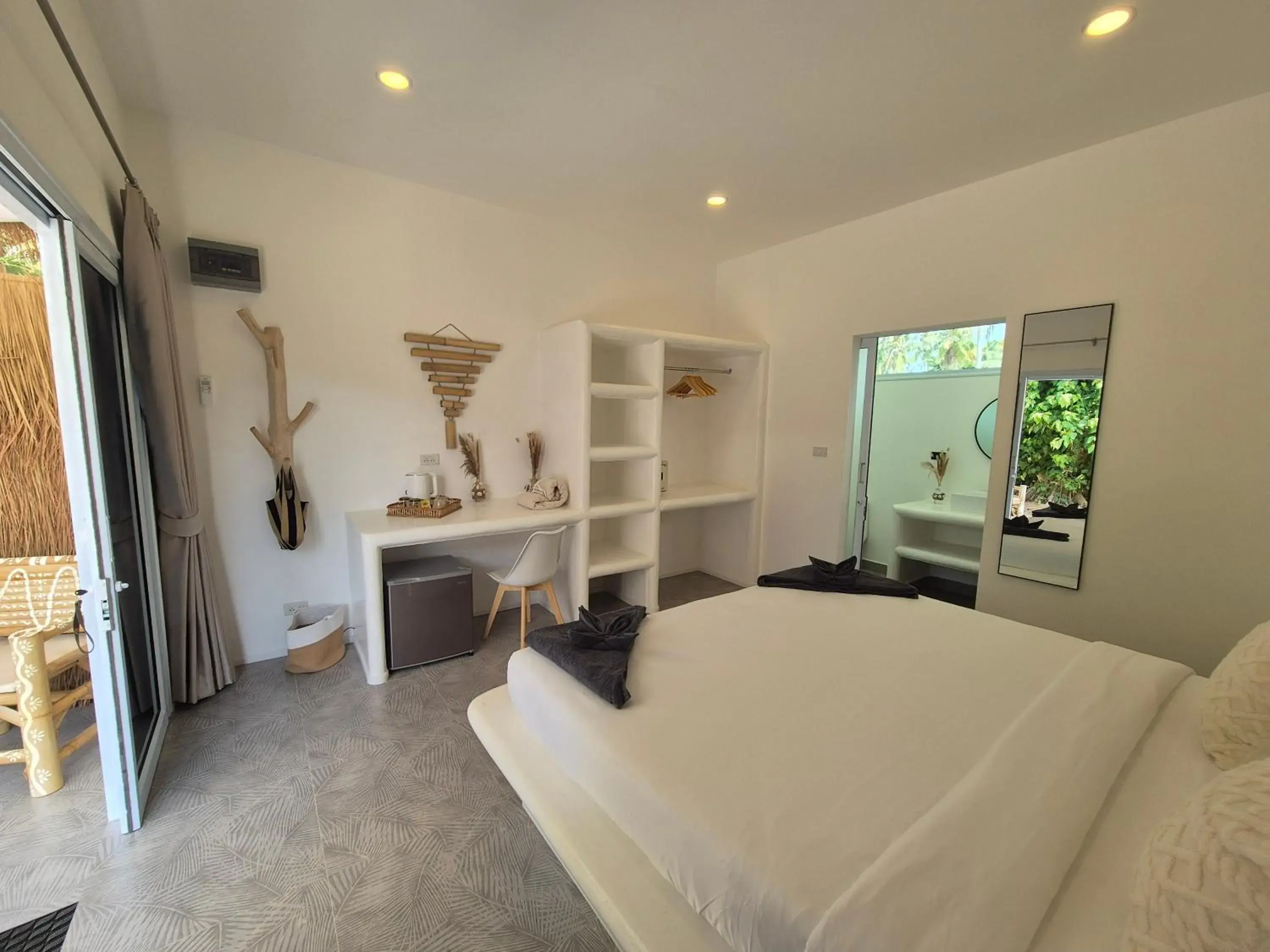 Deluxe Bungalow with Garden View in Sea Love Beach Bar & Bungalows Deluxe Bungalow with Garden View in Sea Love Beach Bar & Bungalows