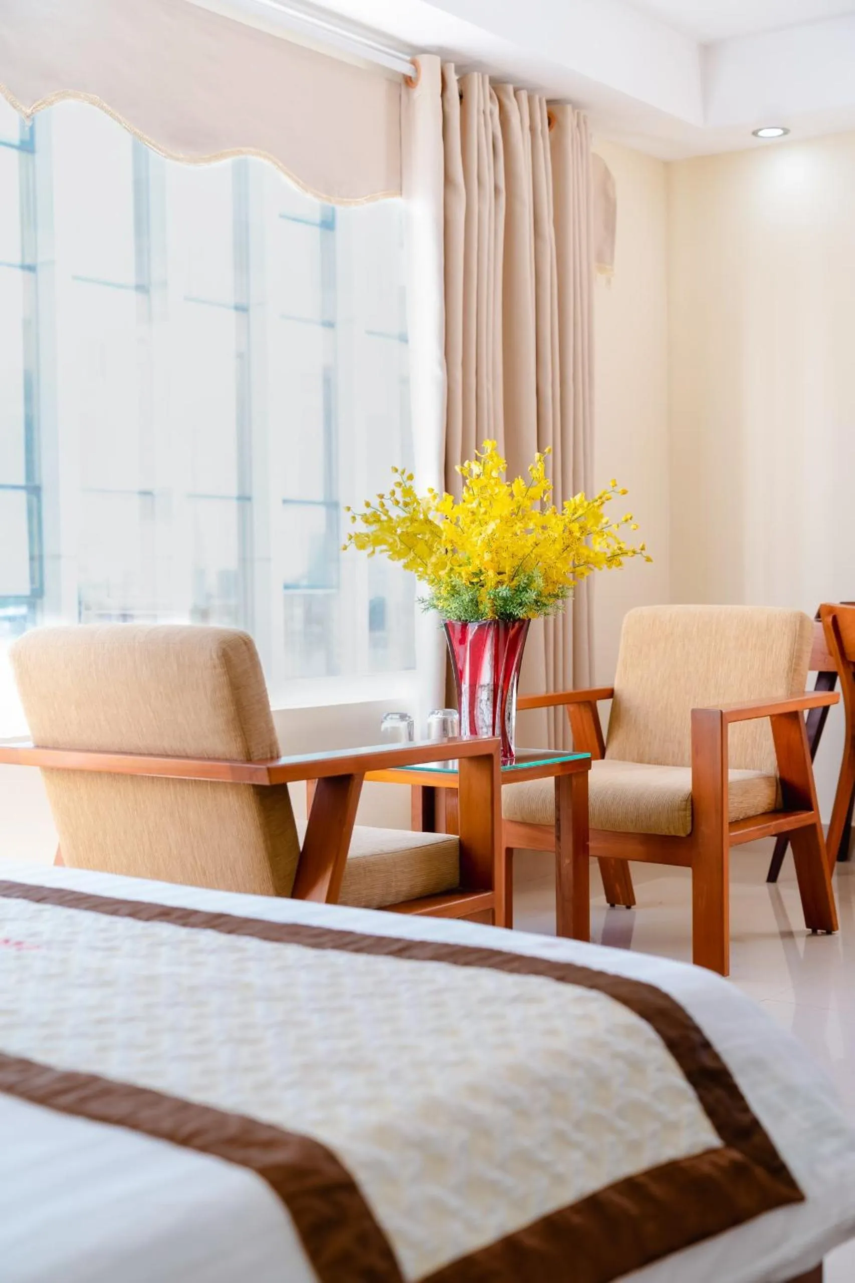 Bed in Paradise Hotel