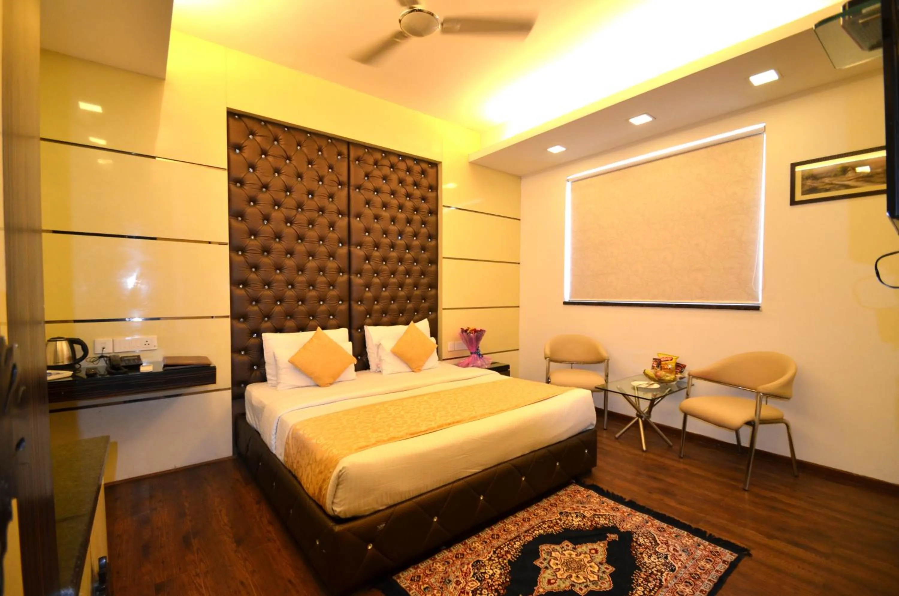 Bedroom, Bed in Hotel Metro View