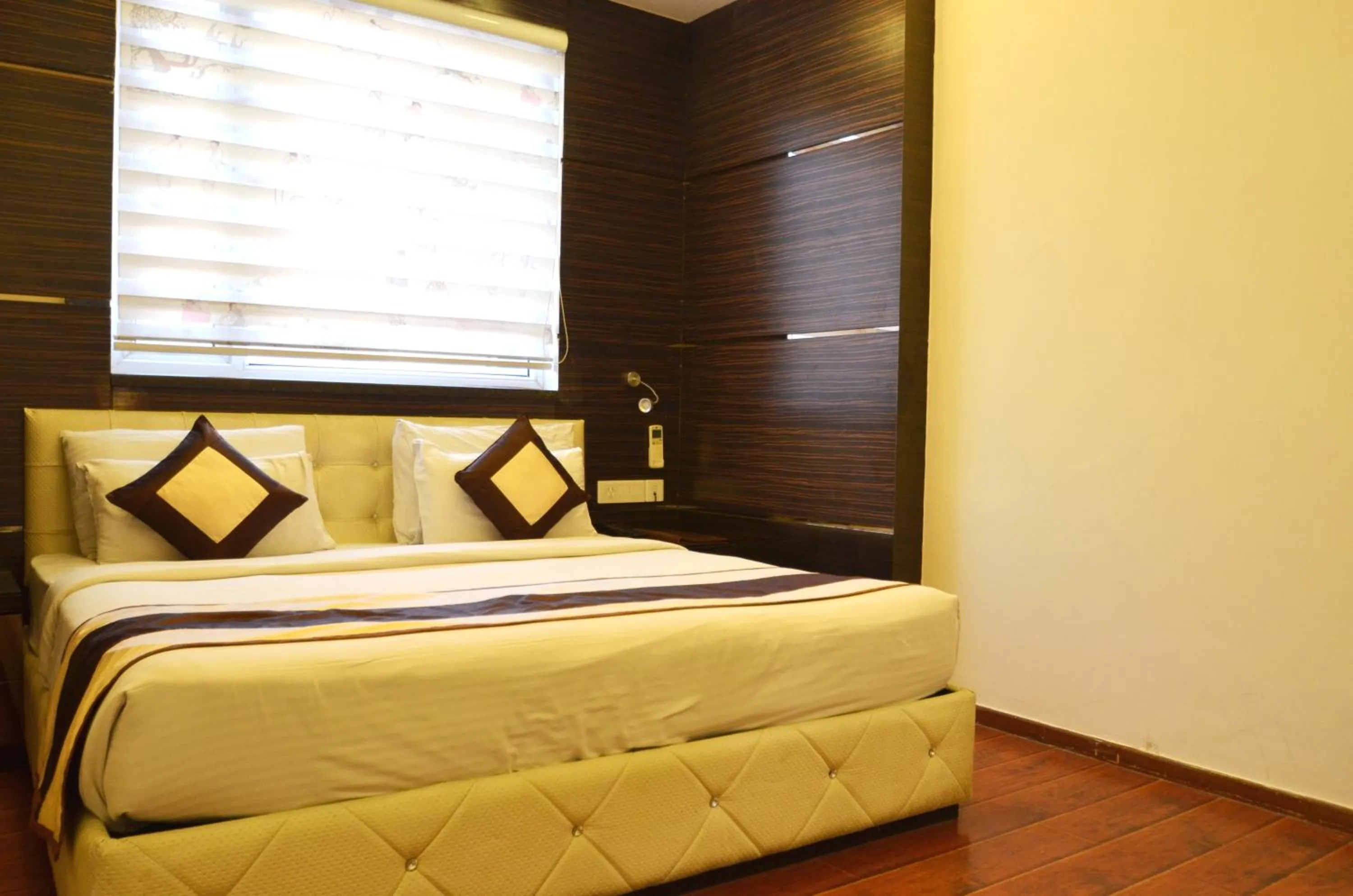 Photo of the whole room, Bed in Hotel Metro View