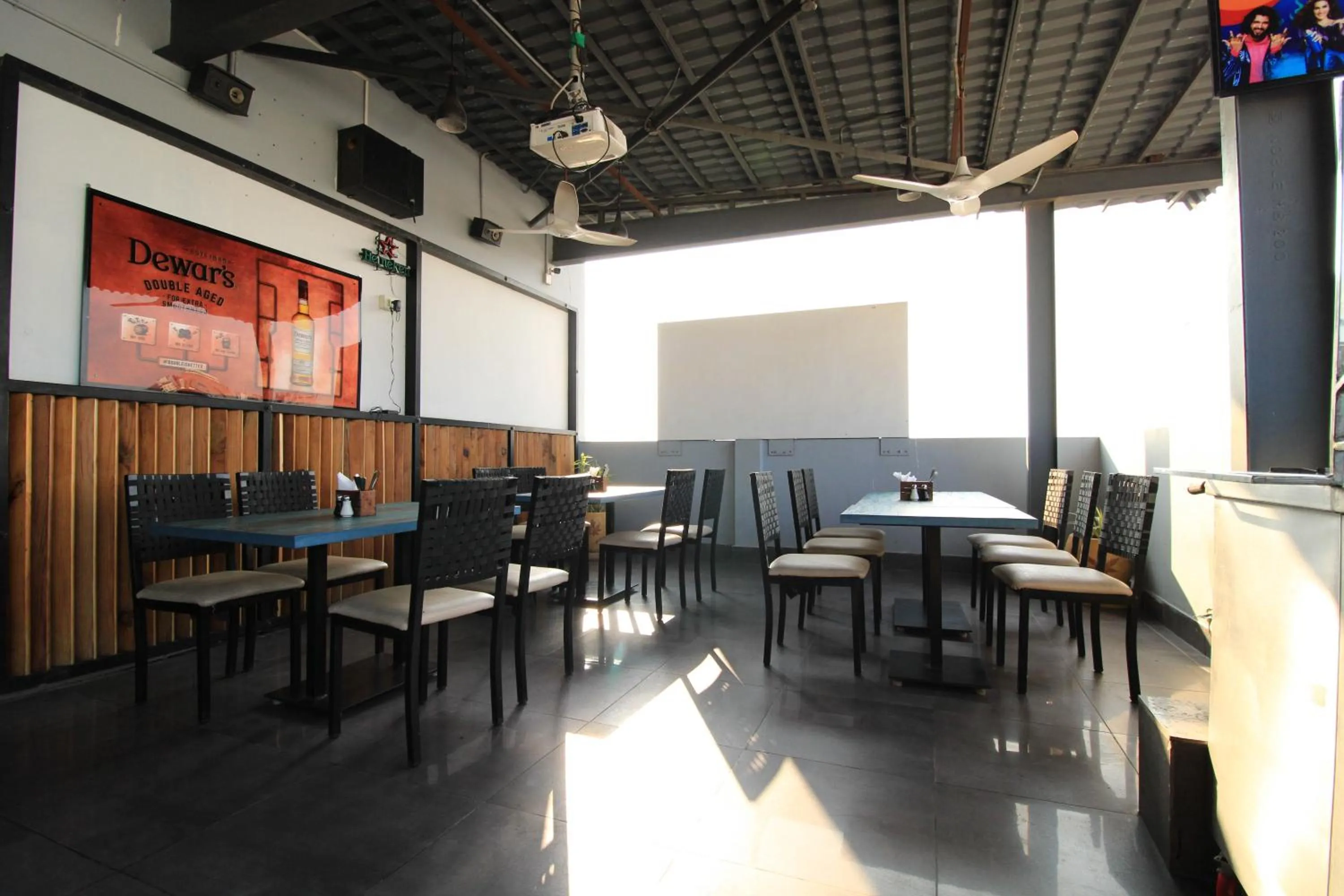 Lounge or bar in Anna Residency The Quintessential Boutique Hotel