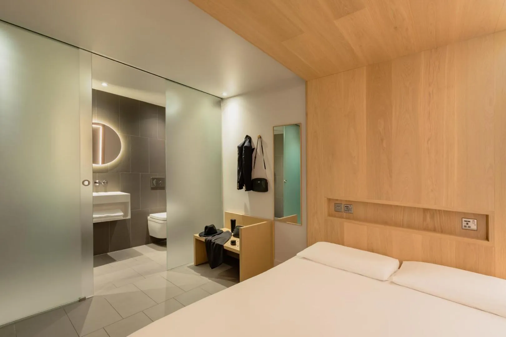 Bed in Zedwell Hotel Piccadilly Circus