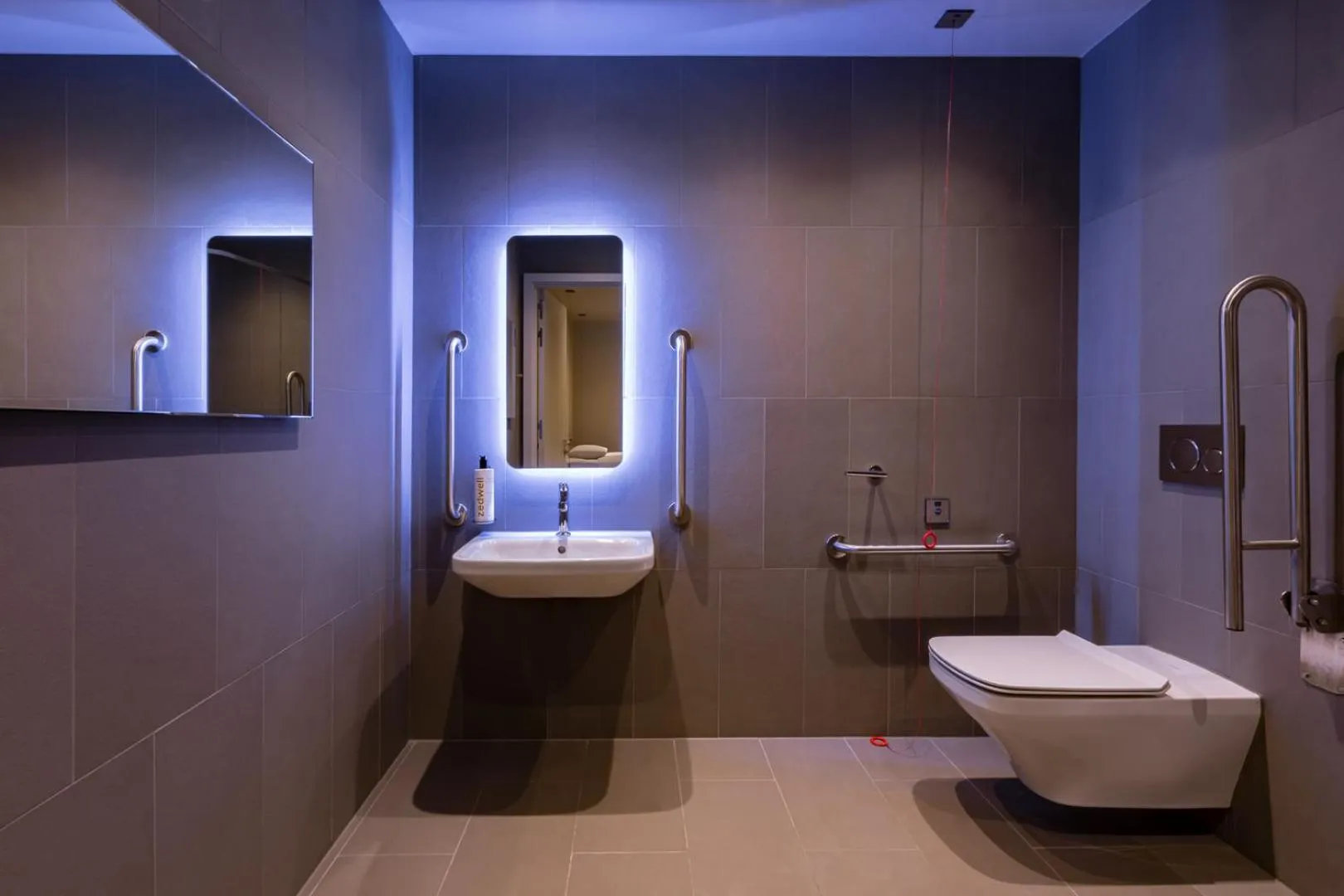 Accessible Room in Zedwell Hotel Piccadilly Circus