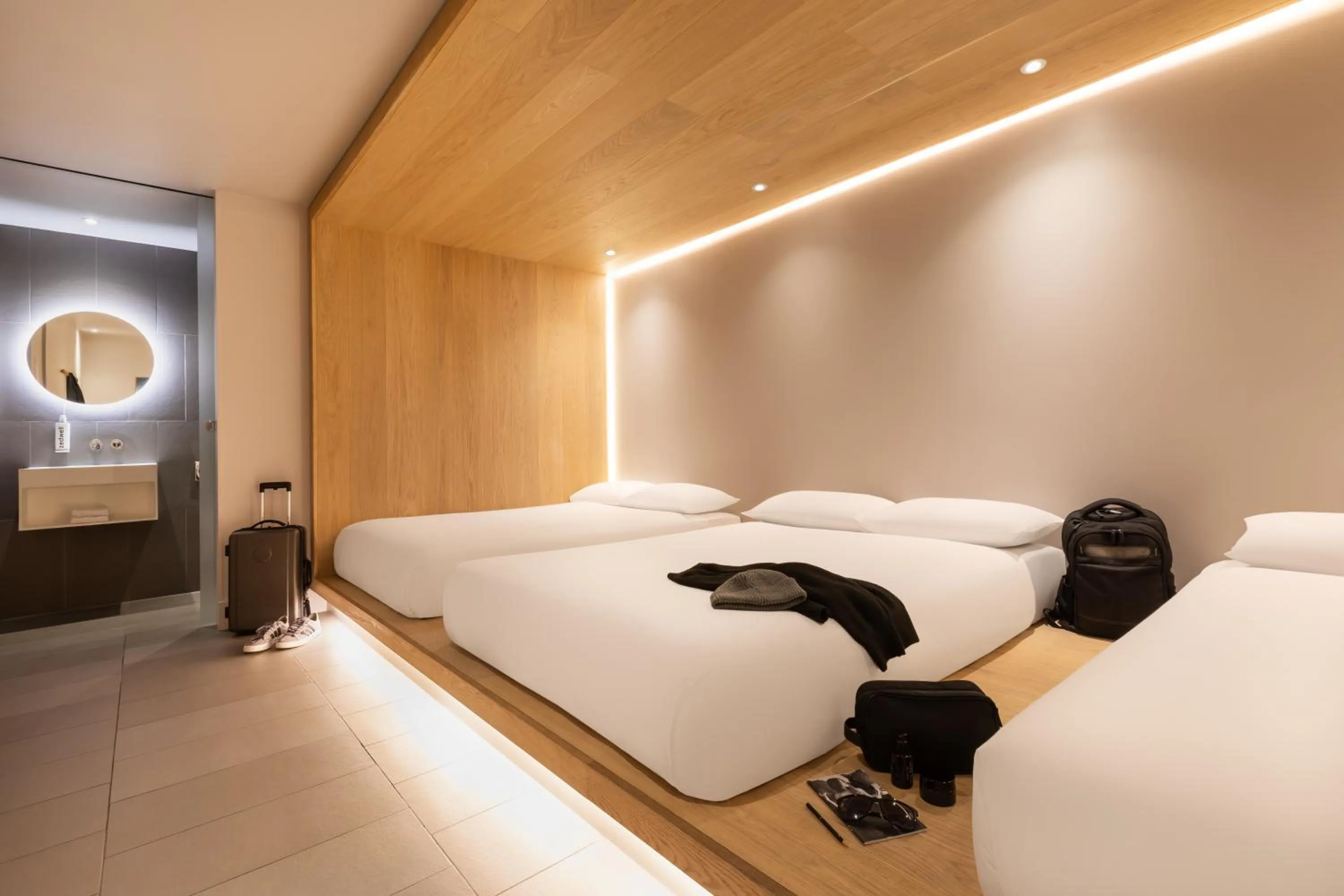 Bed in Zedwell Hotel Piccadilly Circus