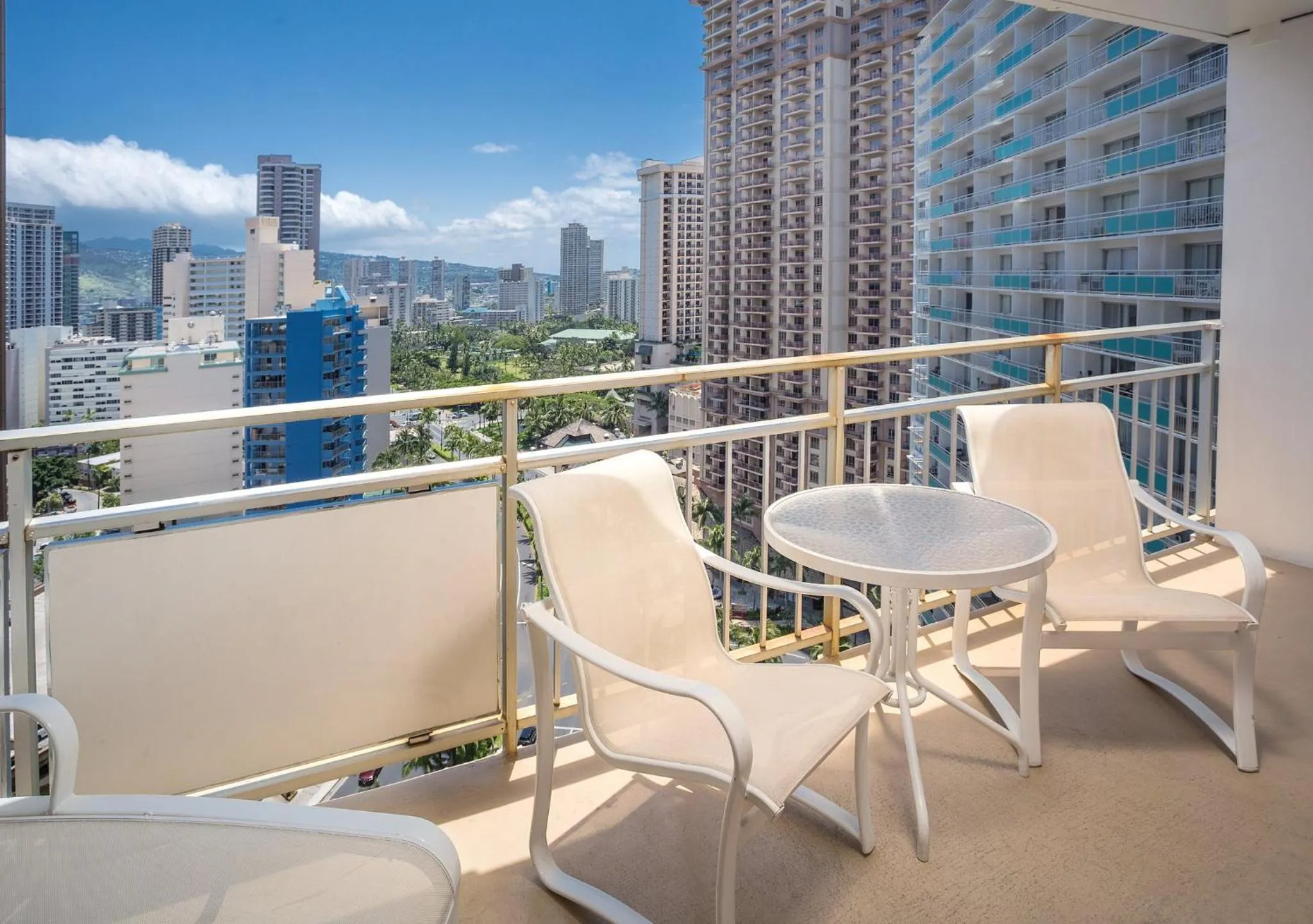 Property building in Waikiki Marina Resort at the Ilikai