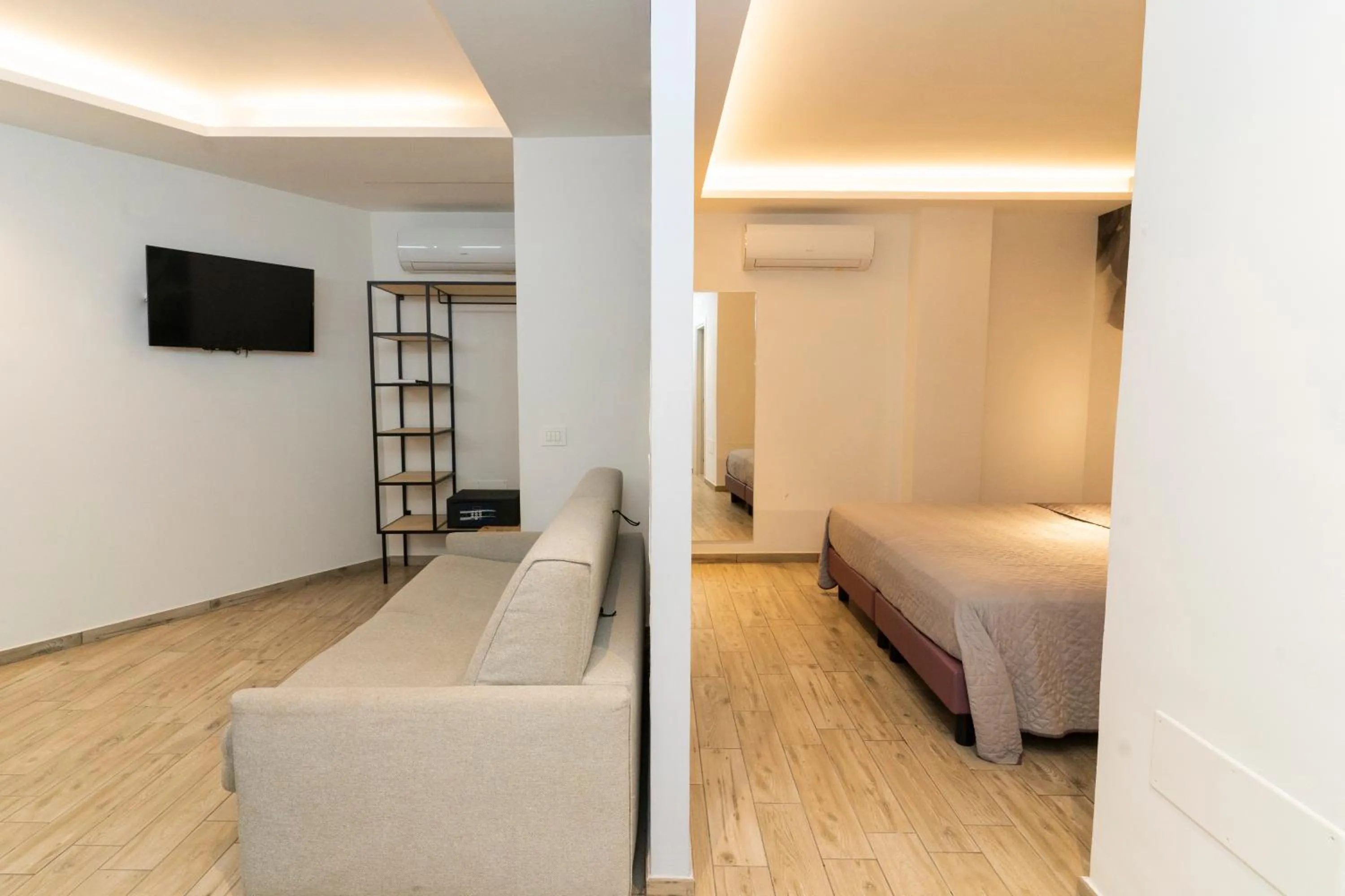 TV and multimedia, Bed in Vesuvio Inn Bed & Wine Experience