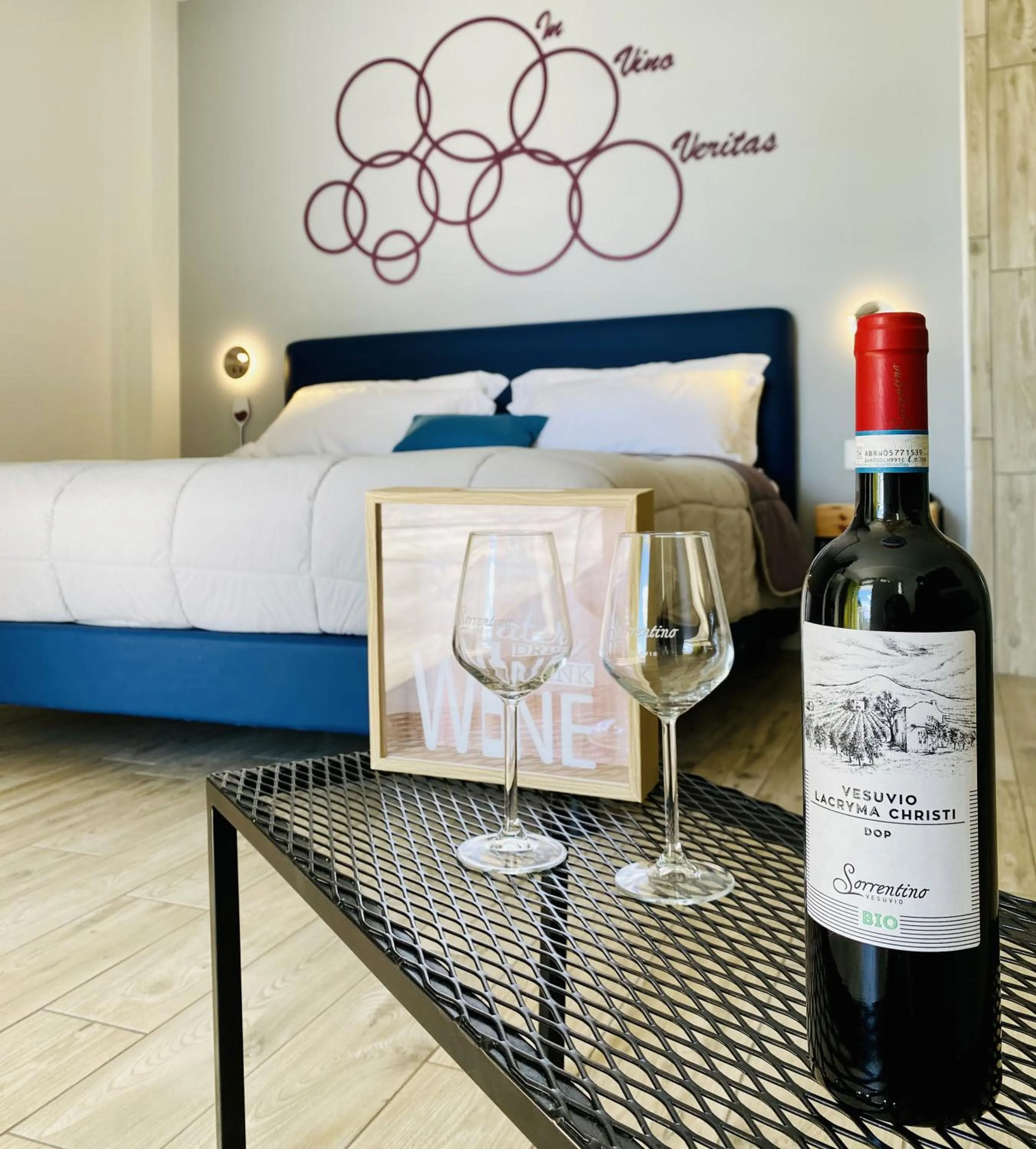 Bed in Vesuvio Inn Bed & Wine Experience