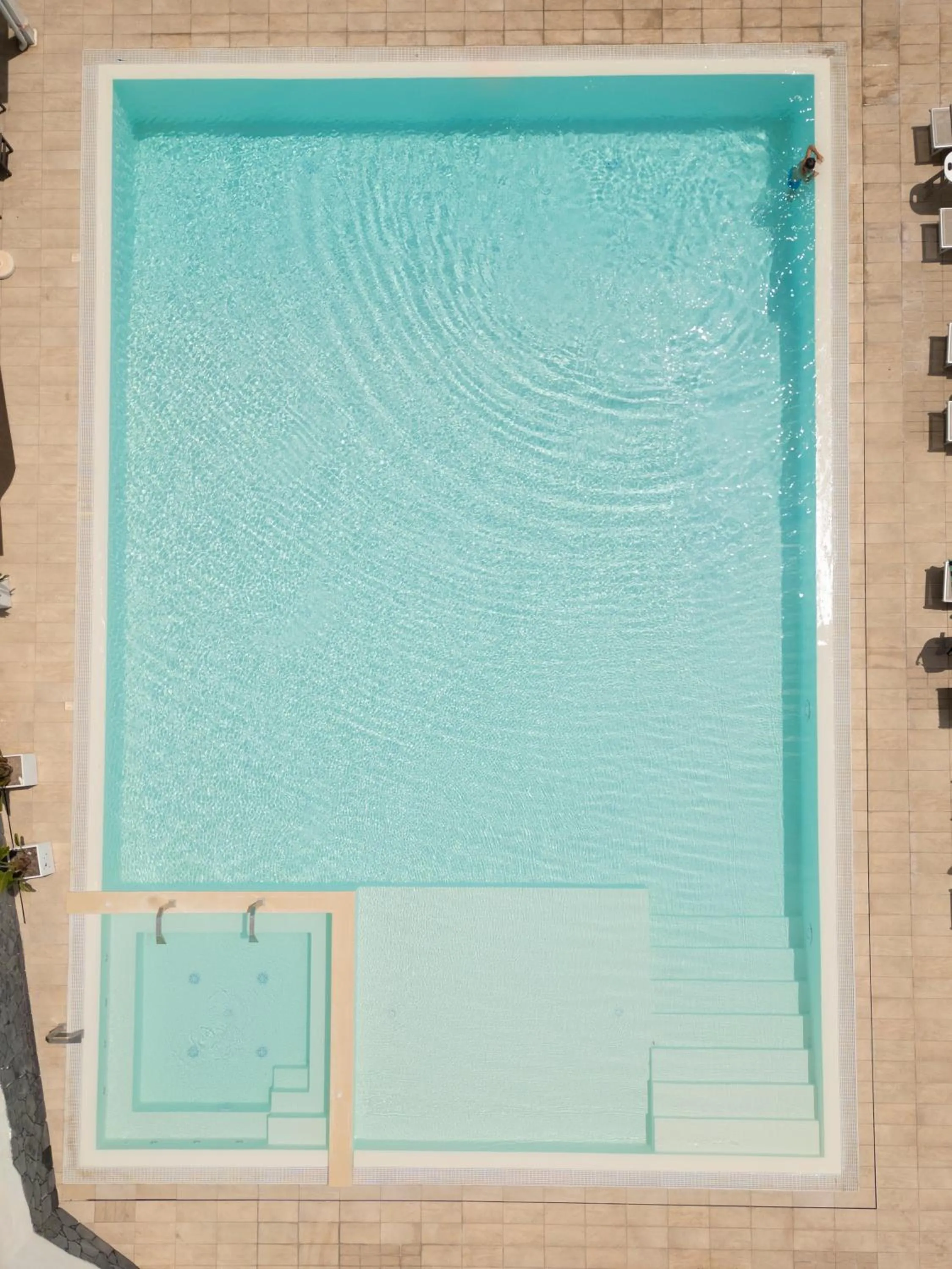 Hot Tub in Vesuvio Inn Bed & Wine Experience