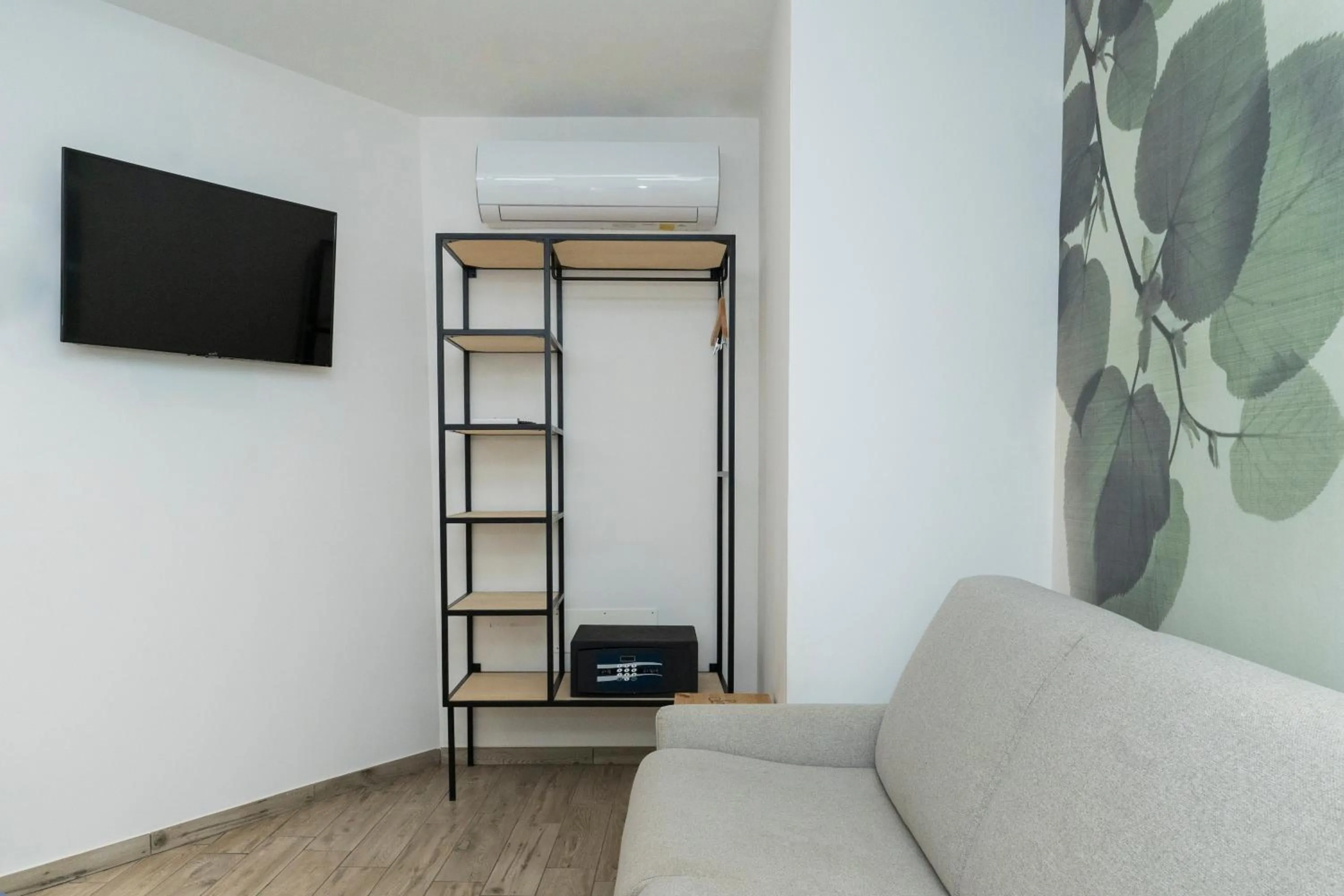 TV and multimedia in Vesuvio Inn Bed & Wine Experience