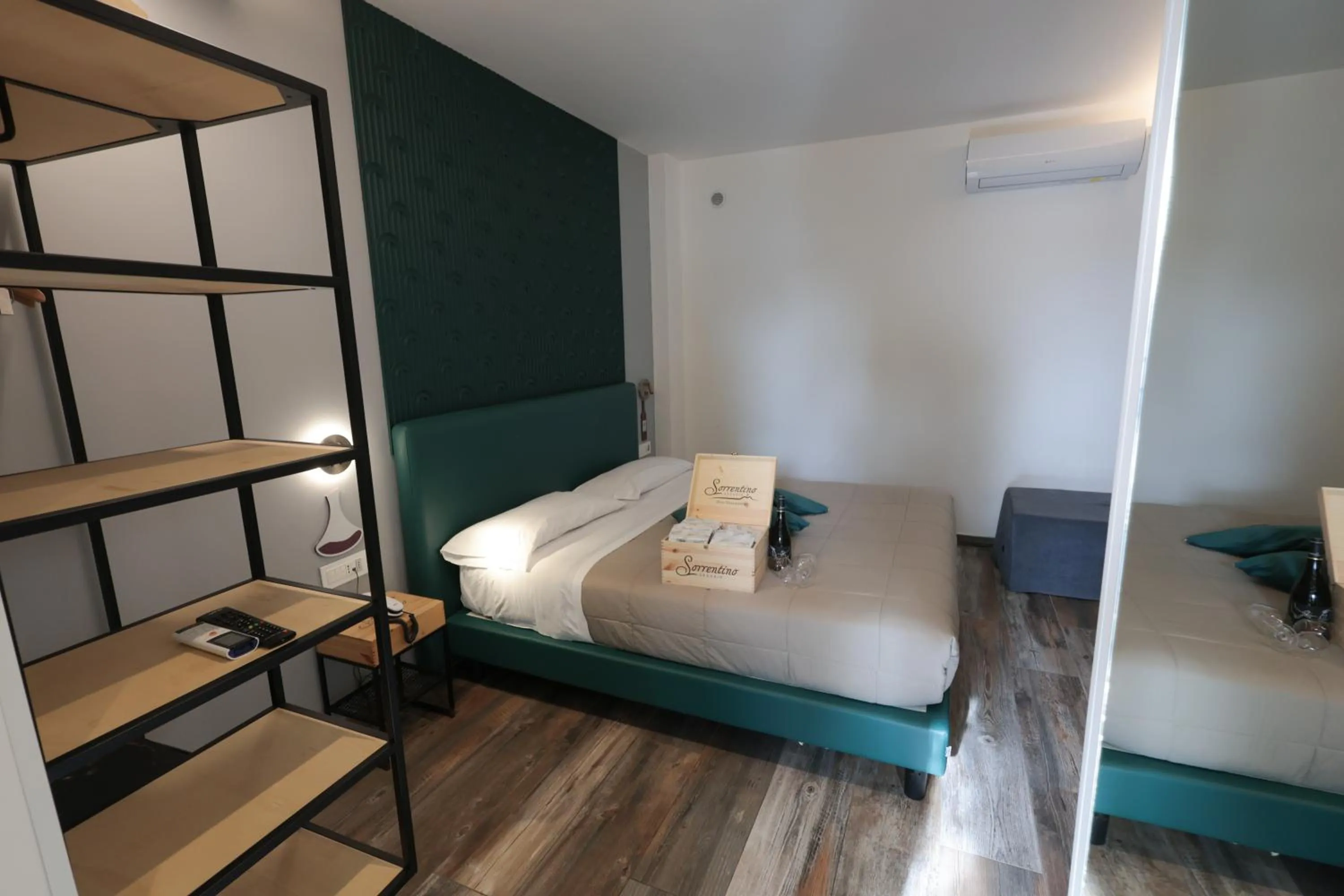 Bed in Vesuvio Inn Bed & Wine Experience