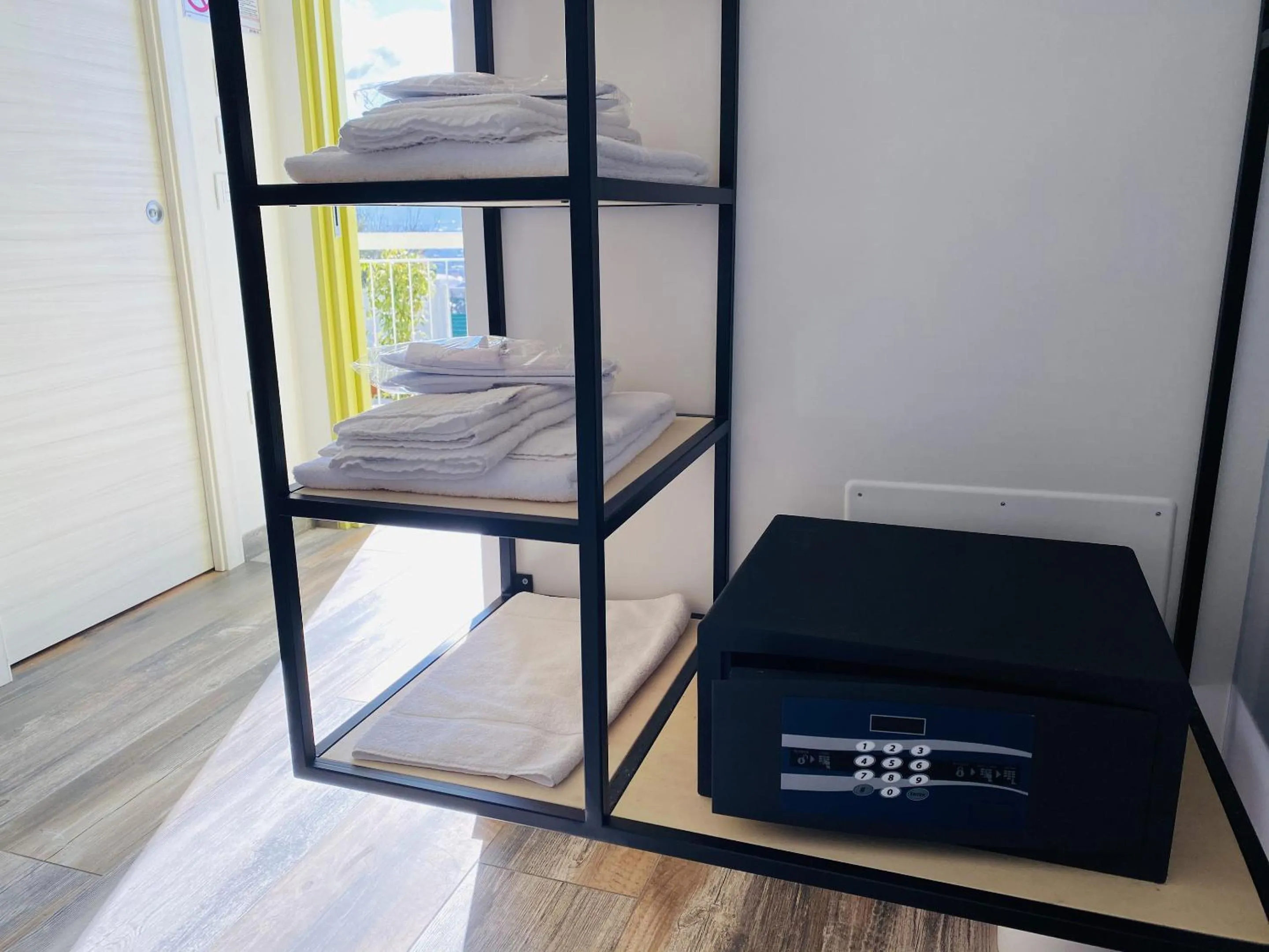 safe, Bed in Vesuvio Inn Bed & Wine Experience