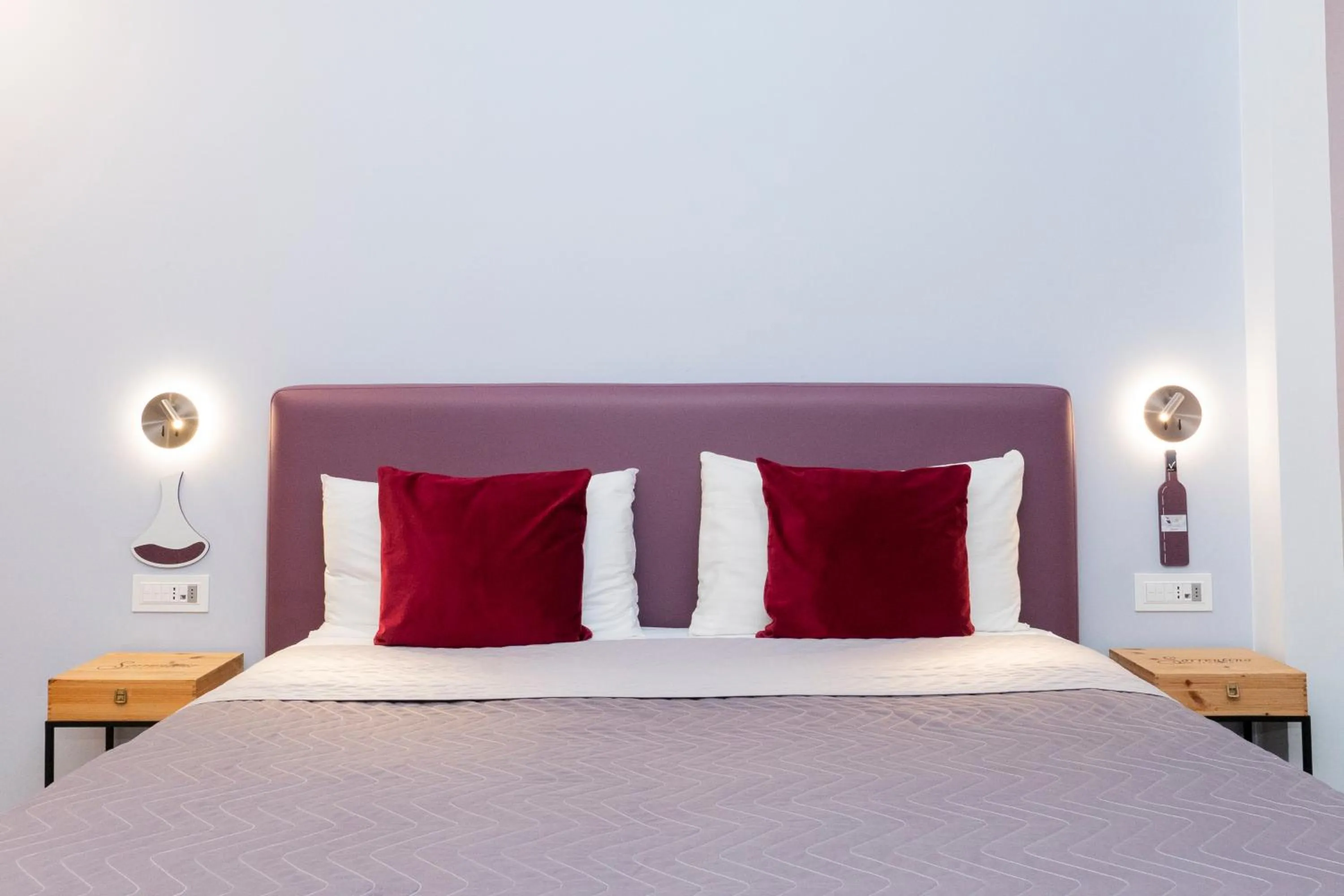 Bed in Vesuvio Inn Bed & Wine Experience