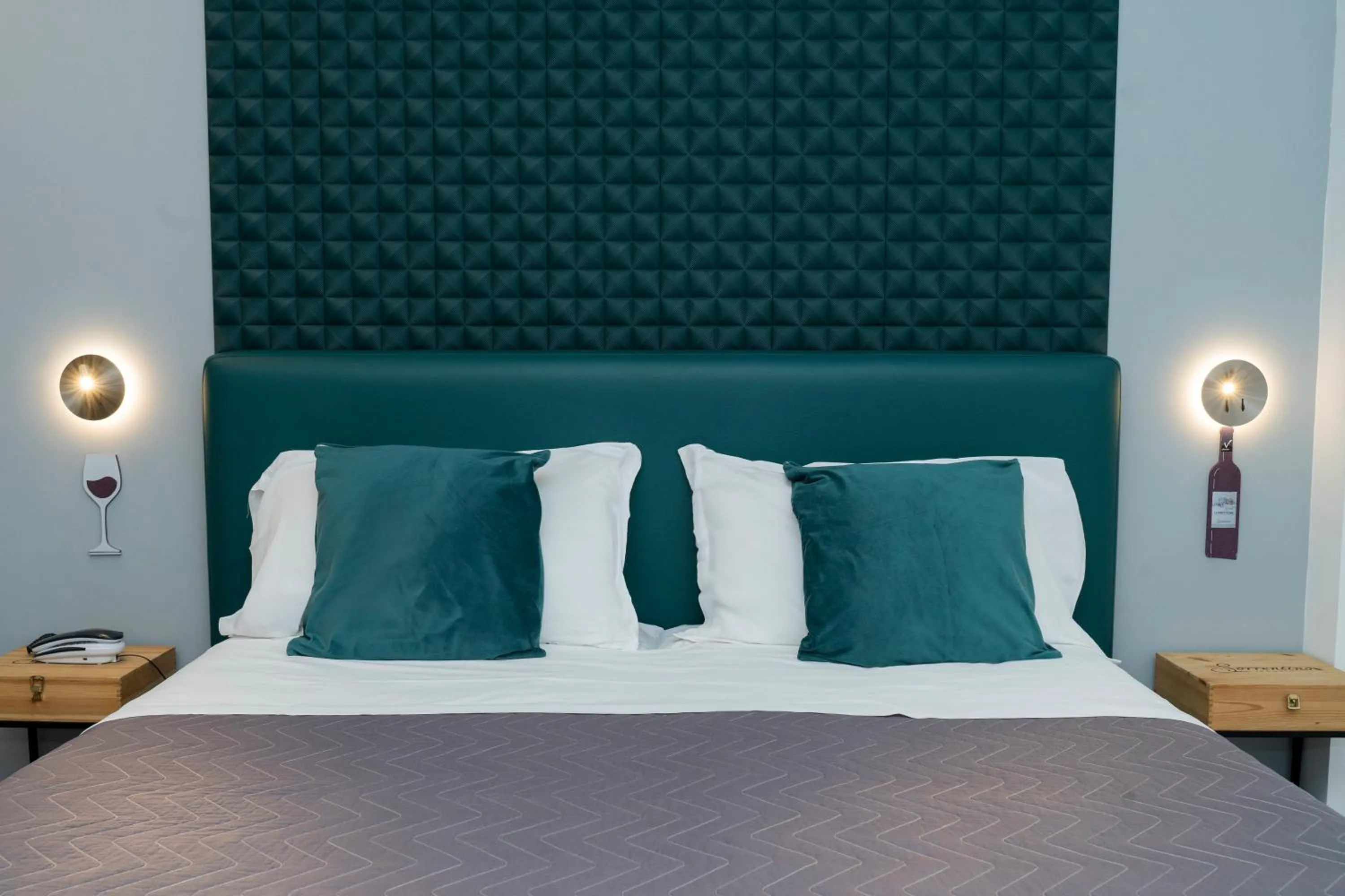 Bed in Vesuvio Inn Bed & Wine Experience