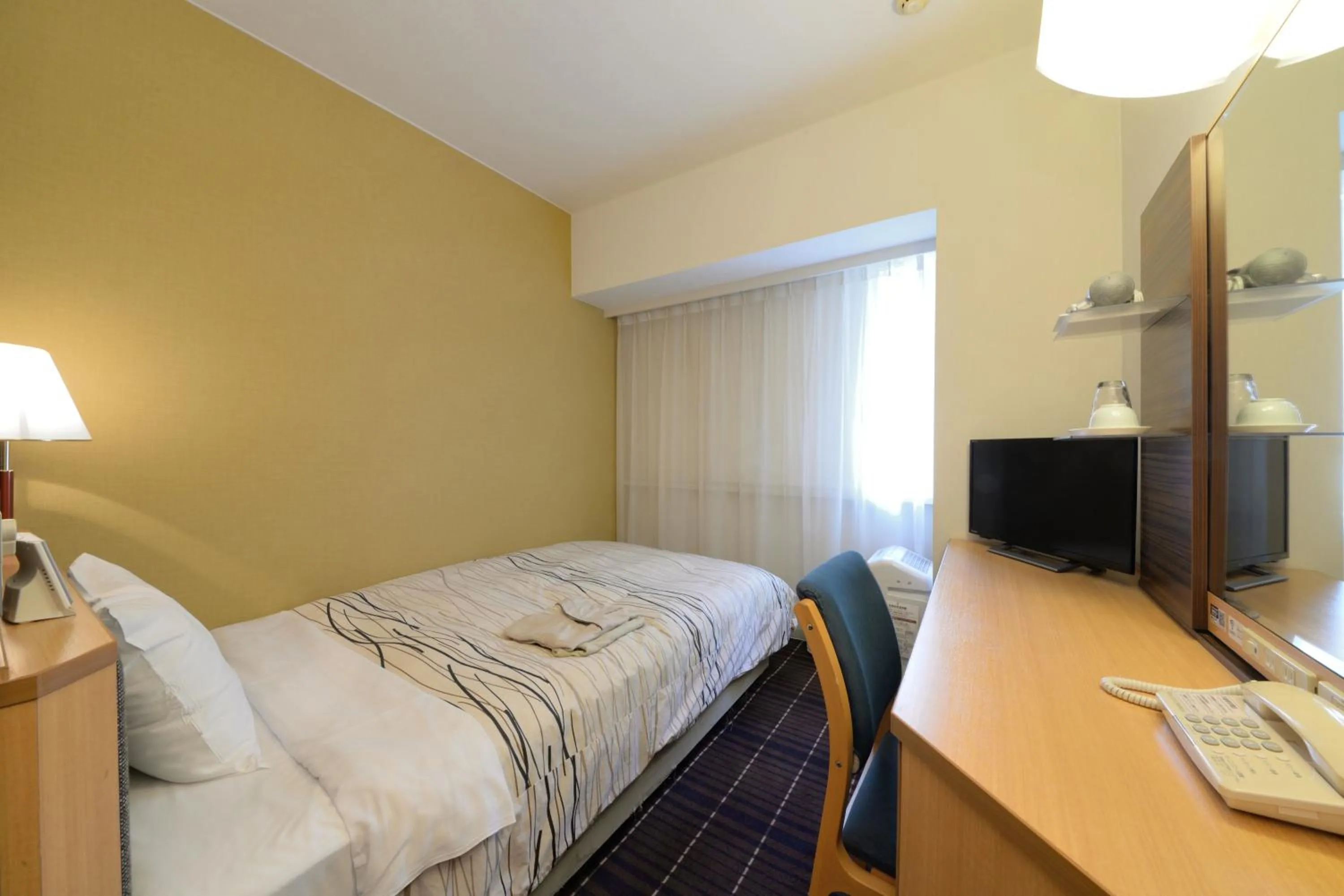 Photo of the whole room, Bed in Kanazawa Manten Hotel Ekimae