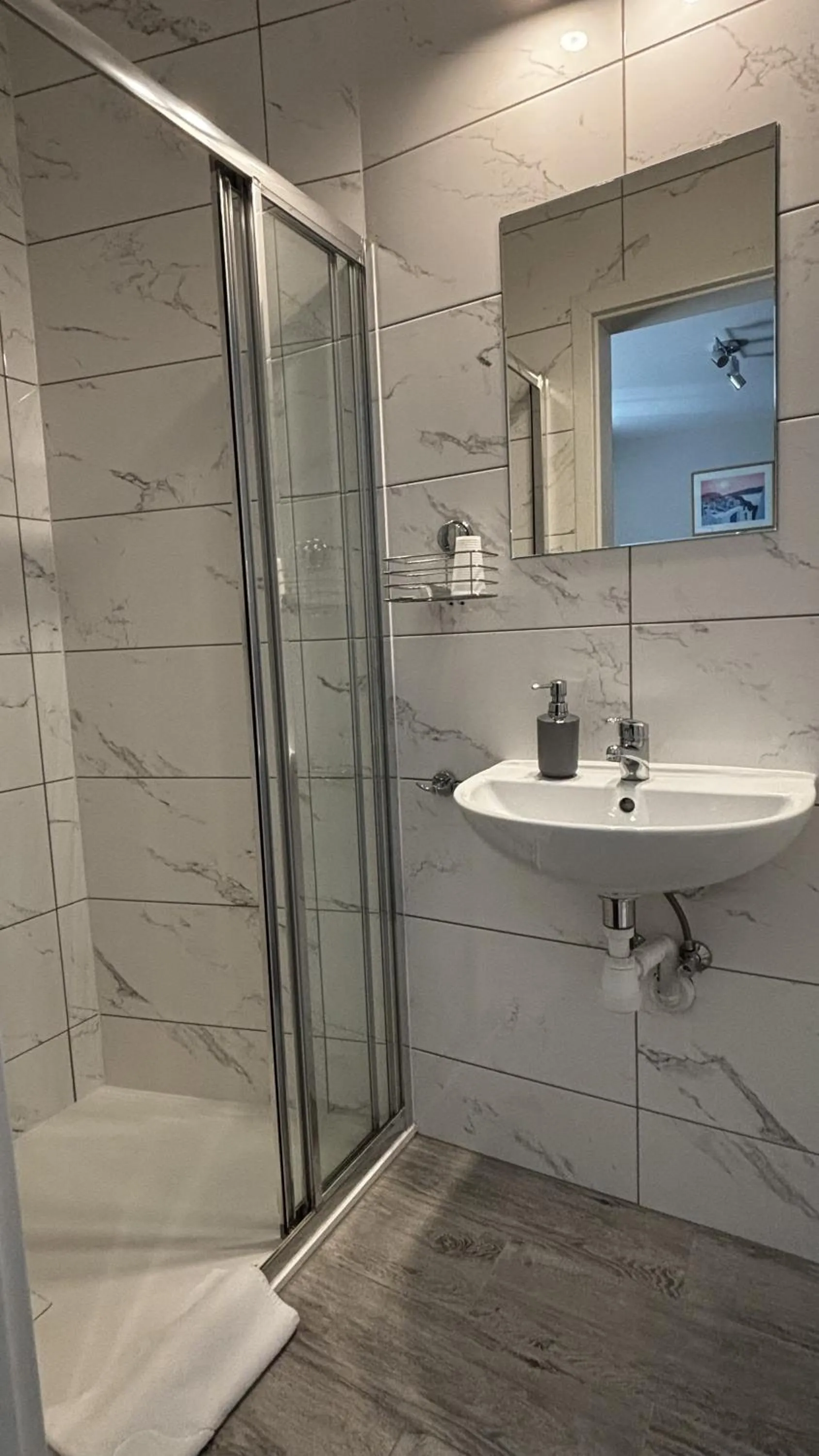 Shower in Motel Orion