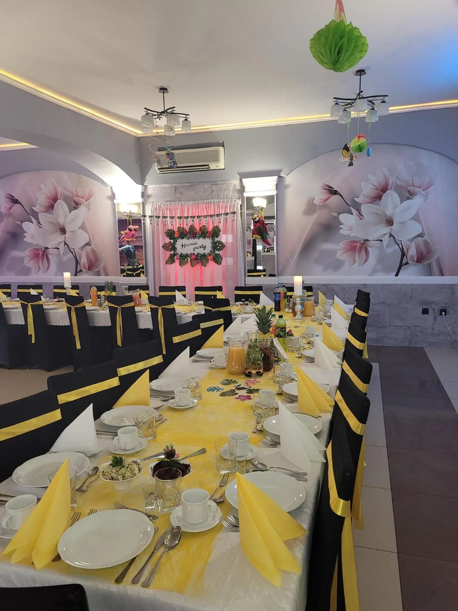 Restaurant/places to eat in Motel Orion