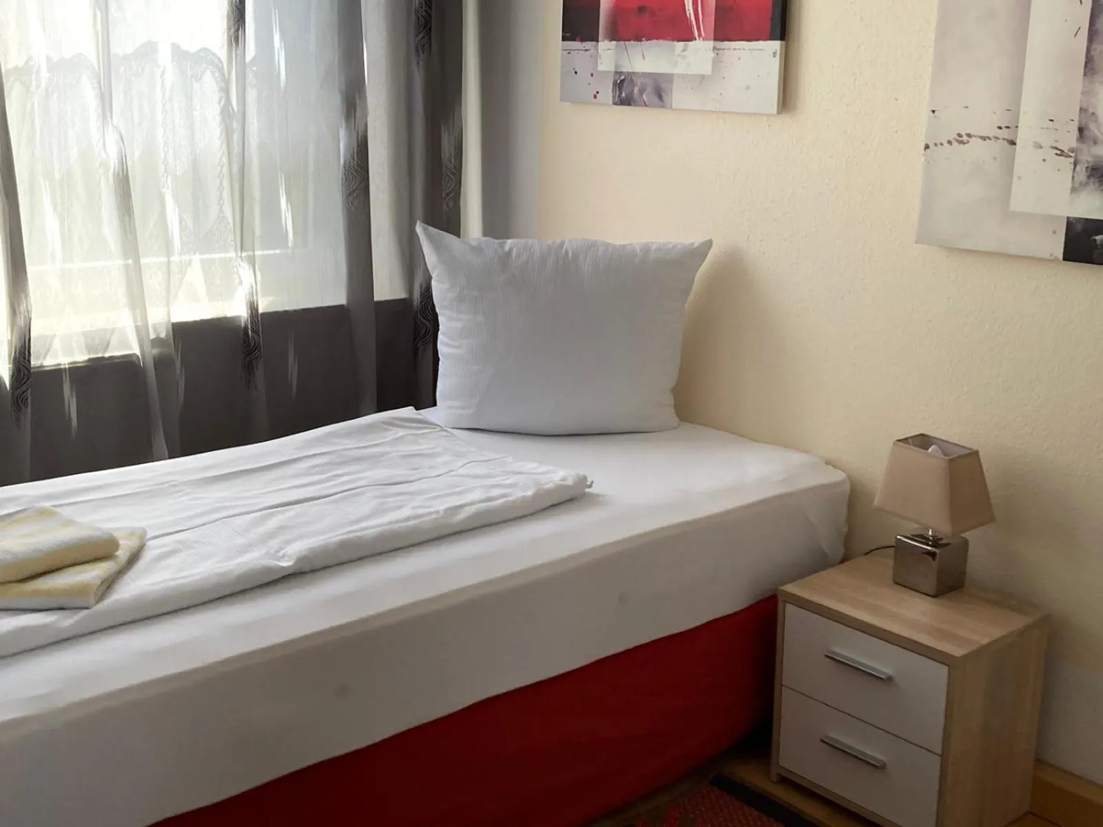 Bedroom, Bed in Rothenberger Plauen