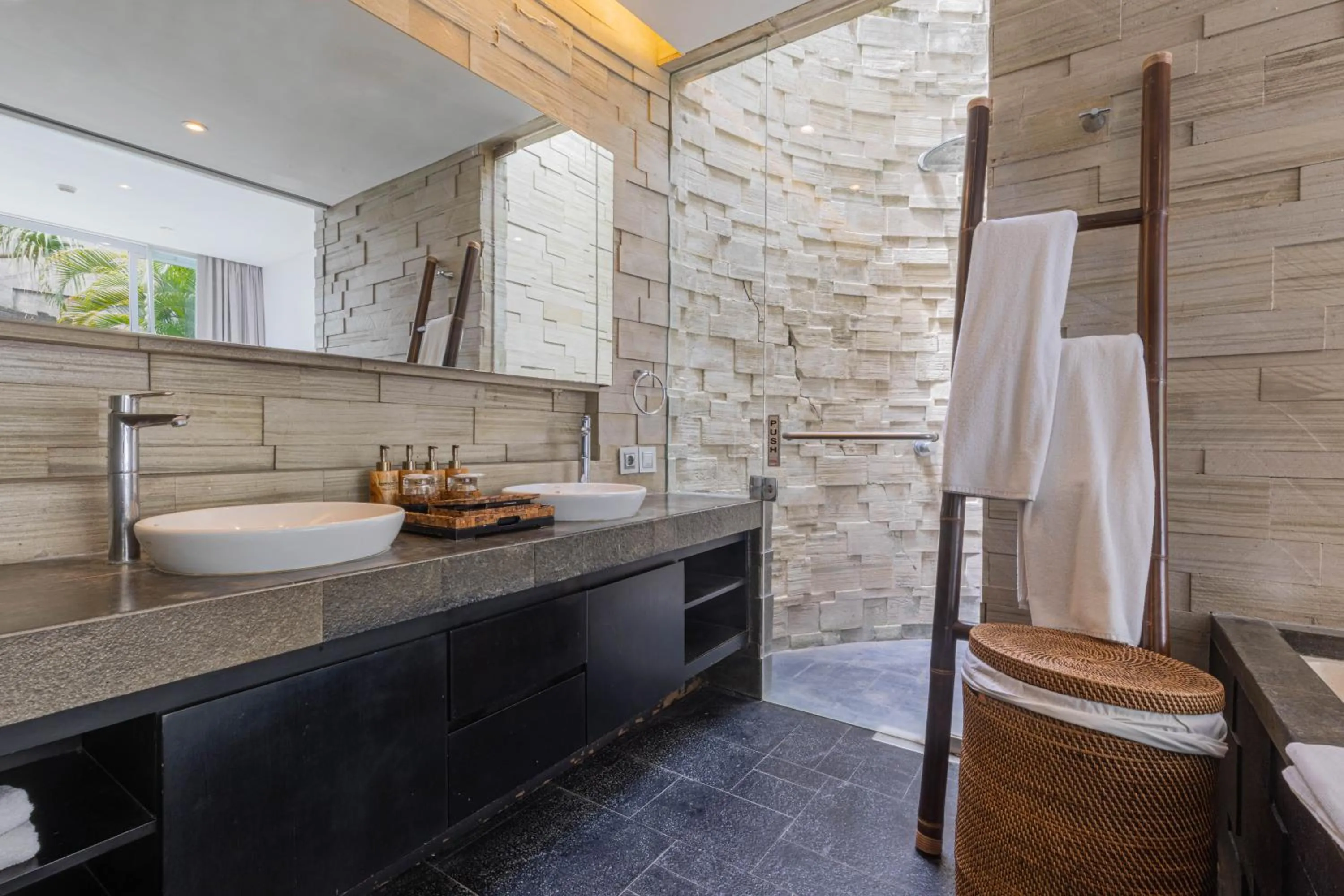 Shower in Taman Mesari Luxury Villas-Seminyak