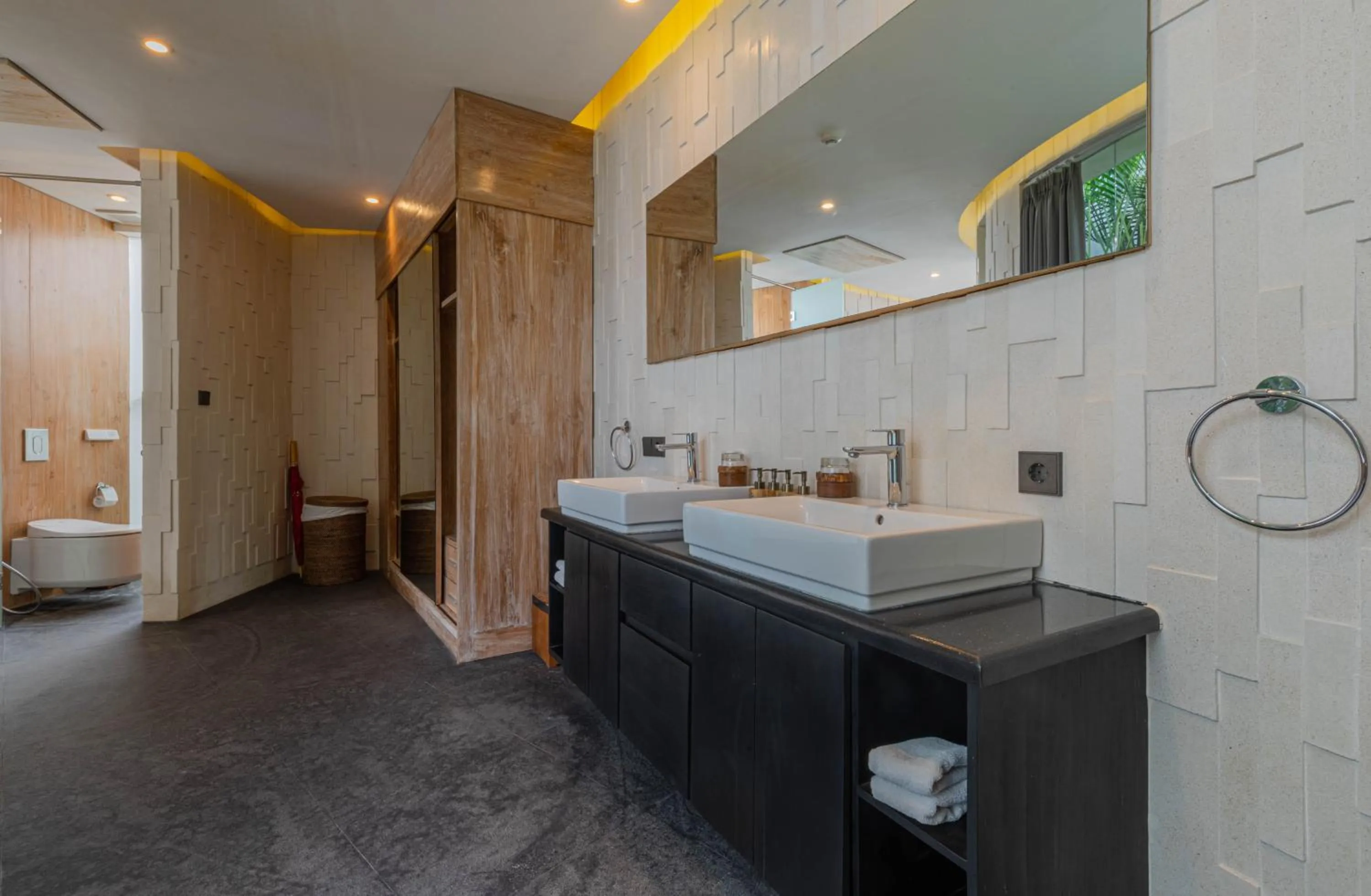 Toilet in Taman Mesari Luxury Villas-Seminyak