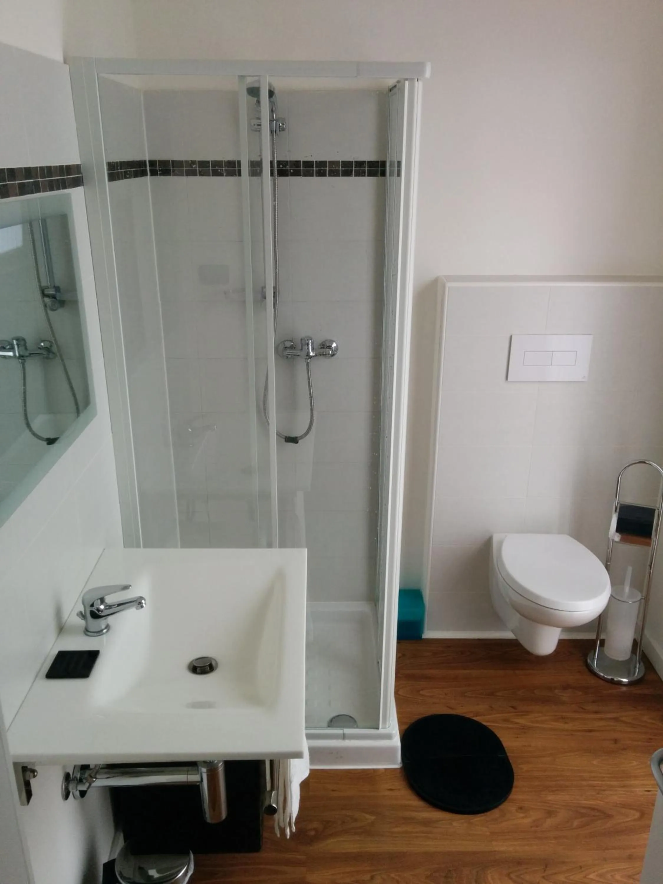 Shower in Riva City View