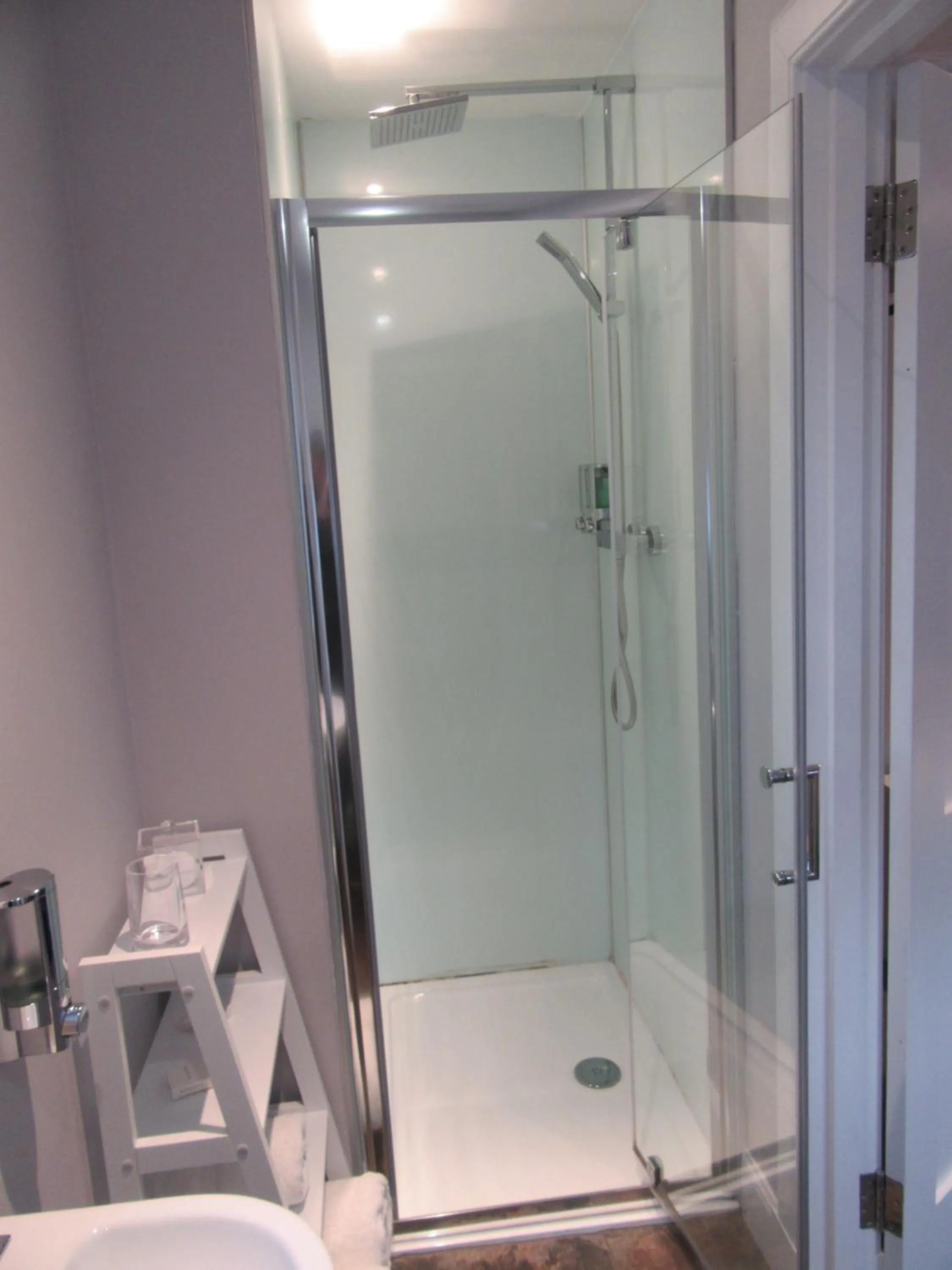 Shower in Taigh Duitseach