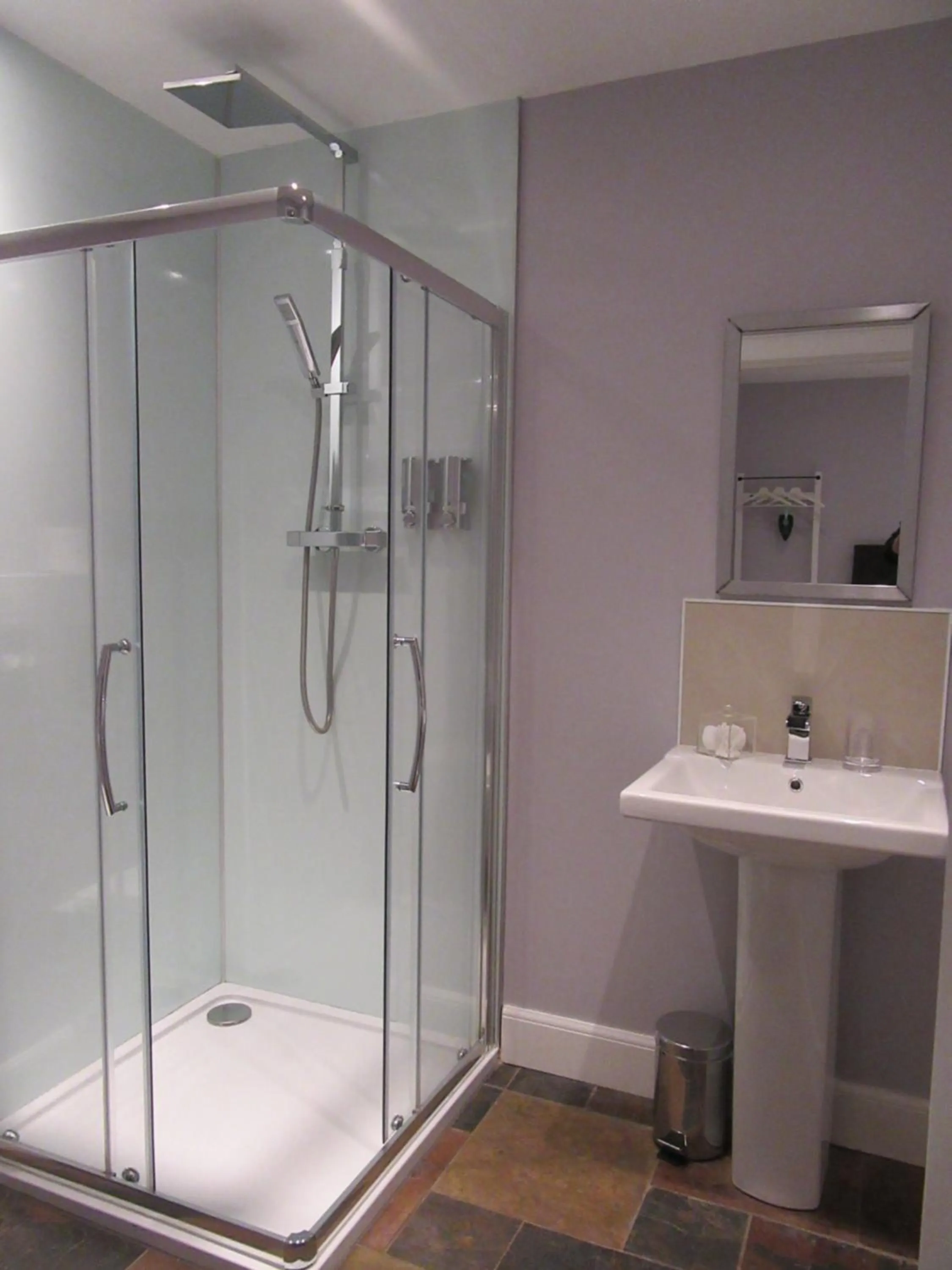 Shower in Taigh Duitseach