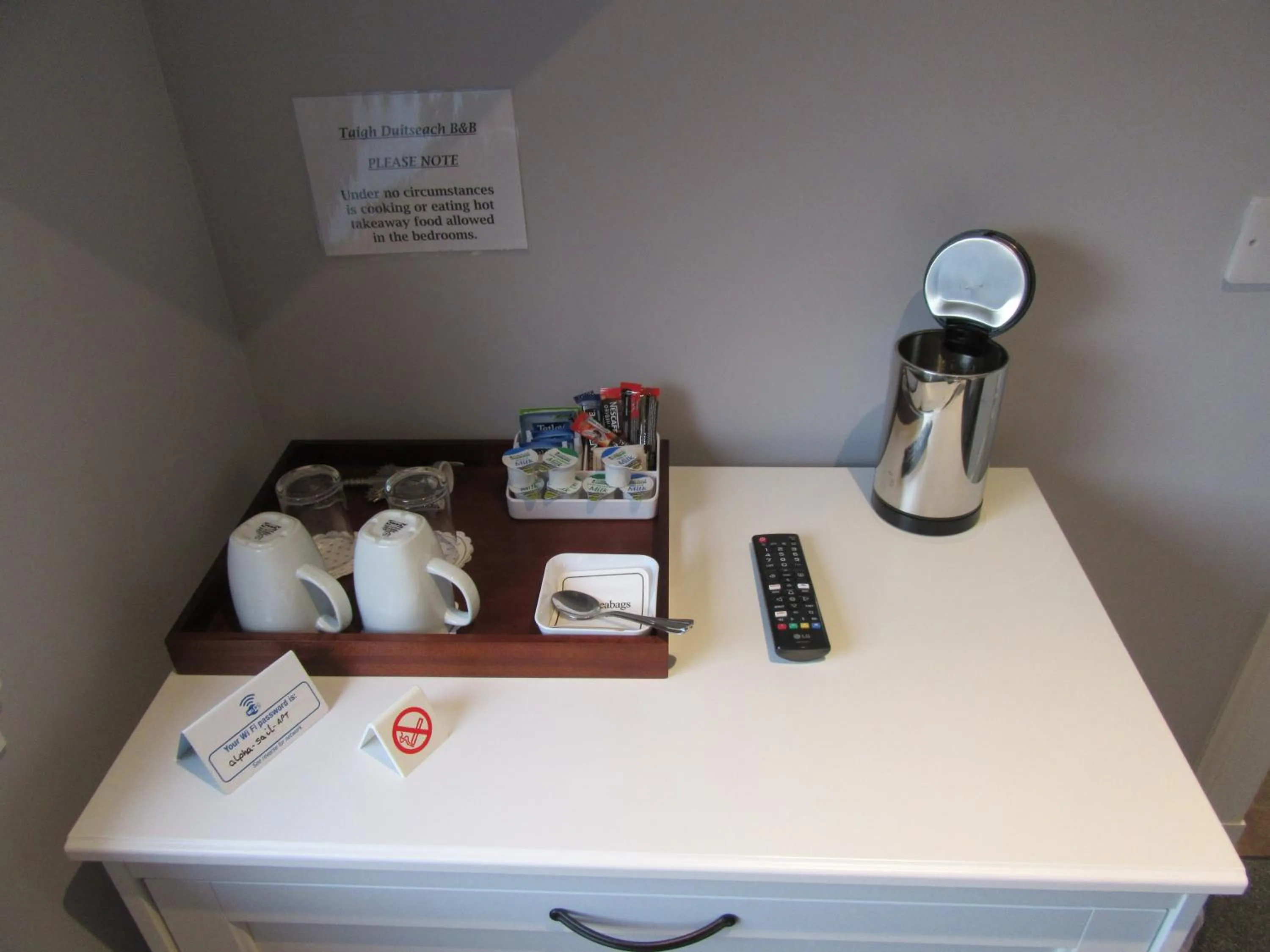 Coffee/tea facilities in Taigh Duitseach