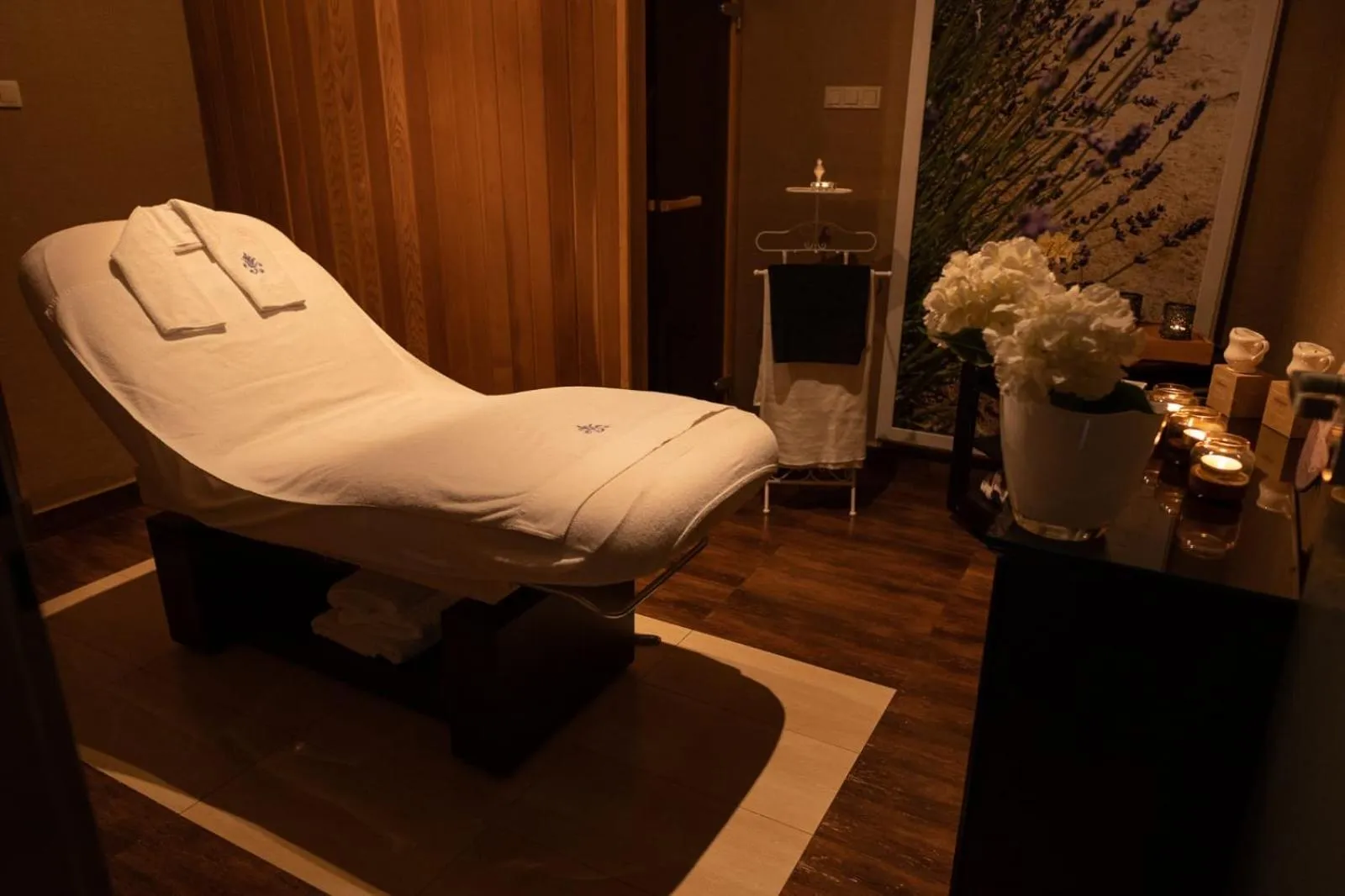 Massage in Versant Hotel & Spa