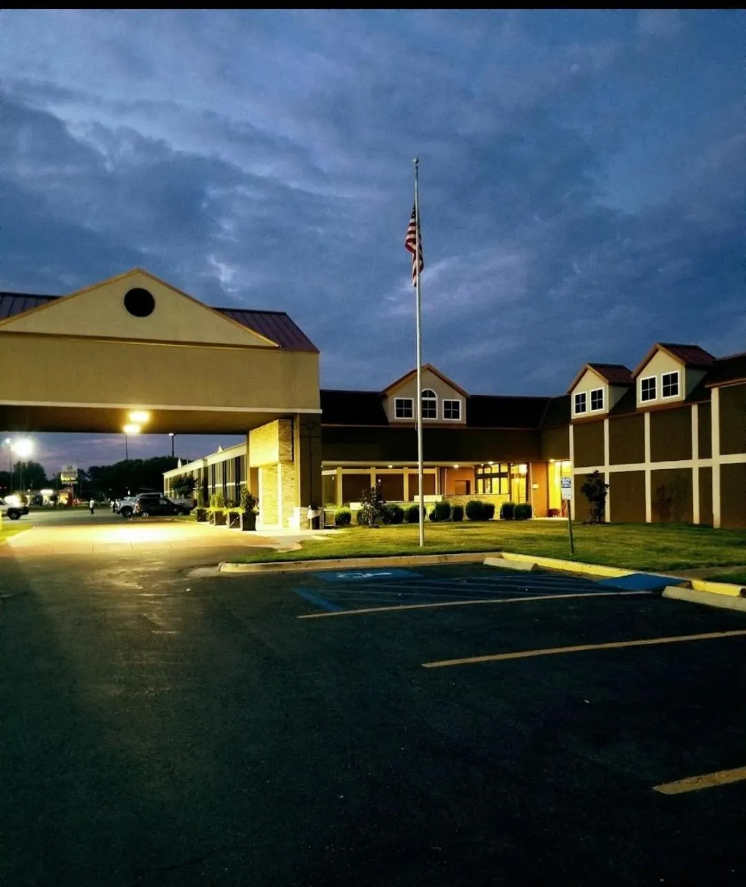 Property building in LeBossier Hotel
