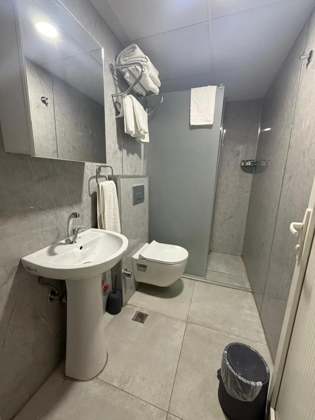 Bathroom in Balkan Palace Edirne