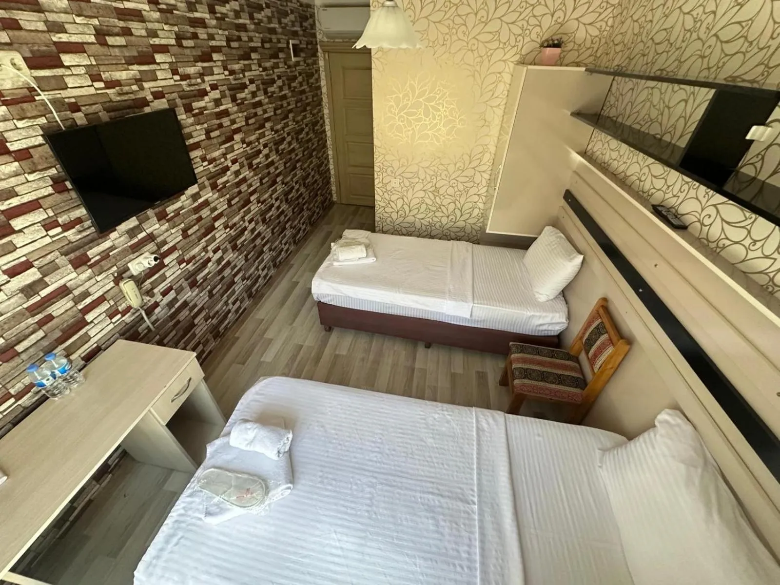 Bedroom, Bed in Balkan Palace Edirne