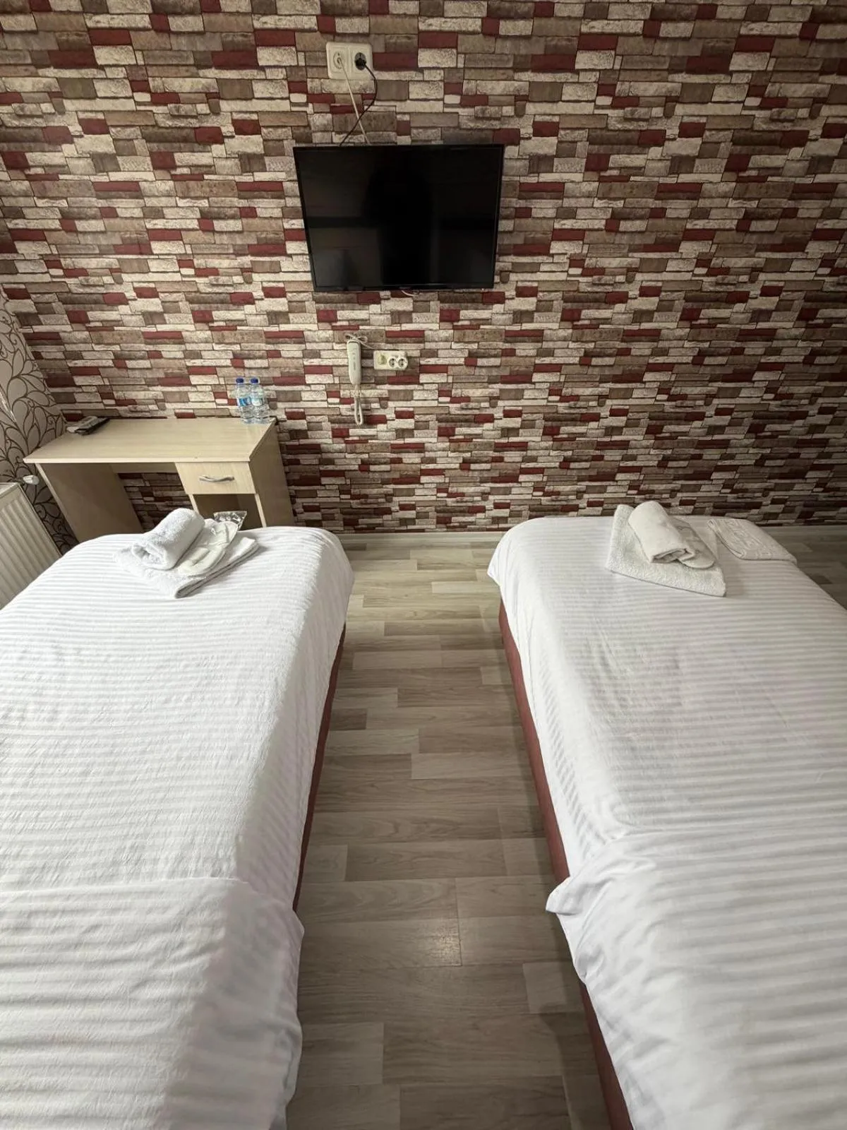 Bedroom, Bed in Balkan Palace Edirne