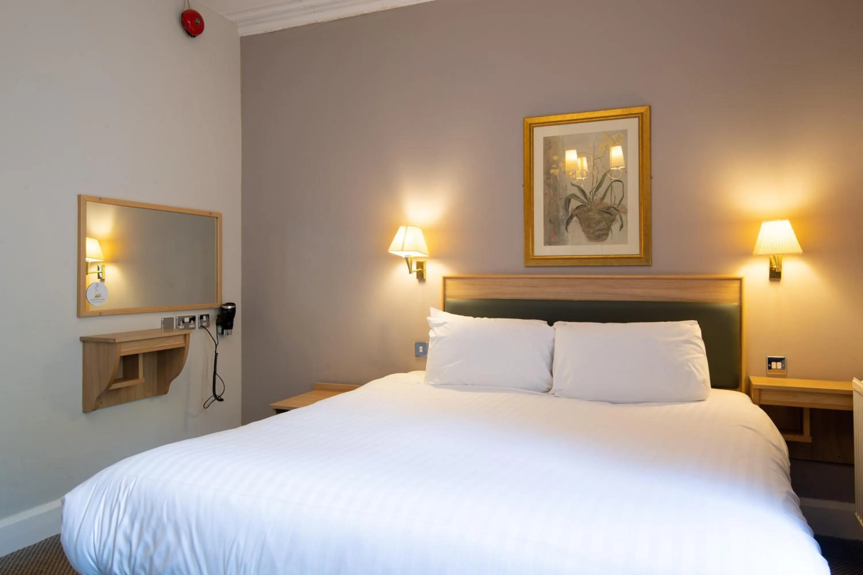 Bedroom, Bed in Heart of England, Northampton by Marston's Inns