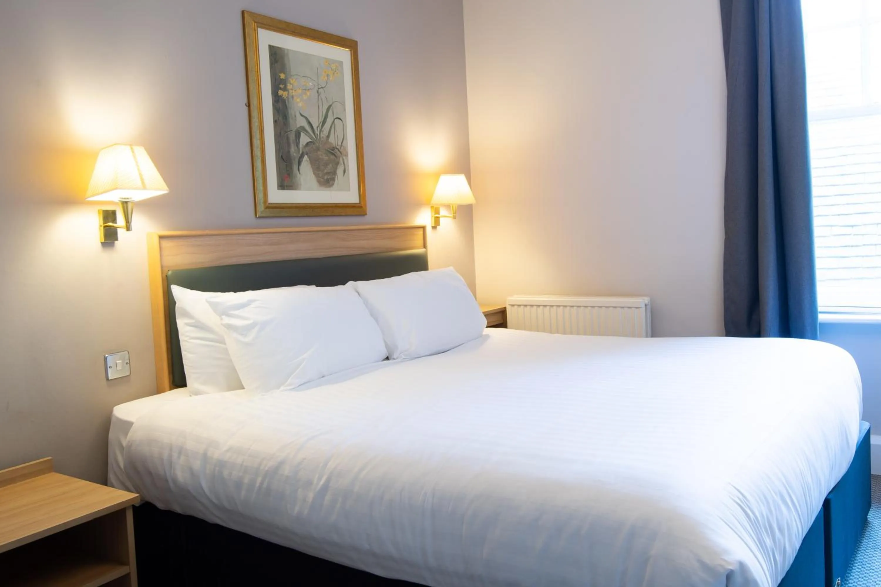 Bedroom, Bed in Heart of England, Northampton by Marston's Inns