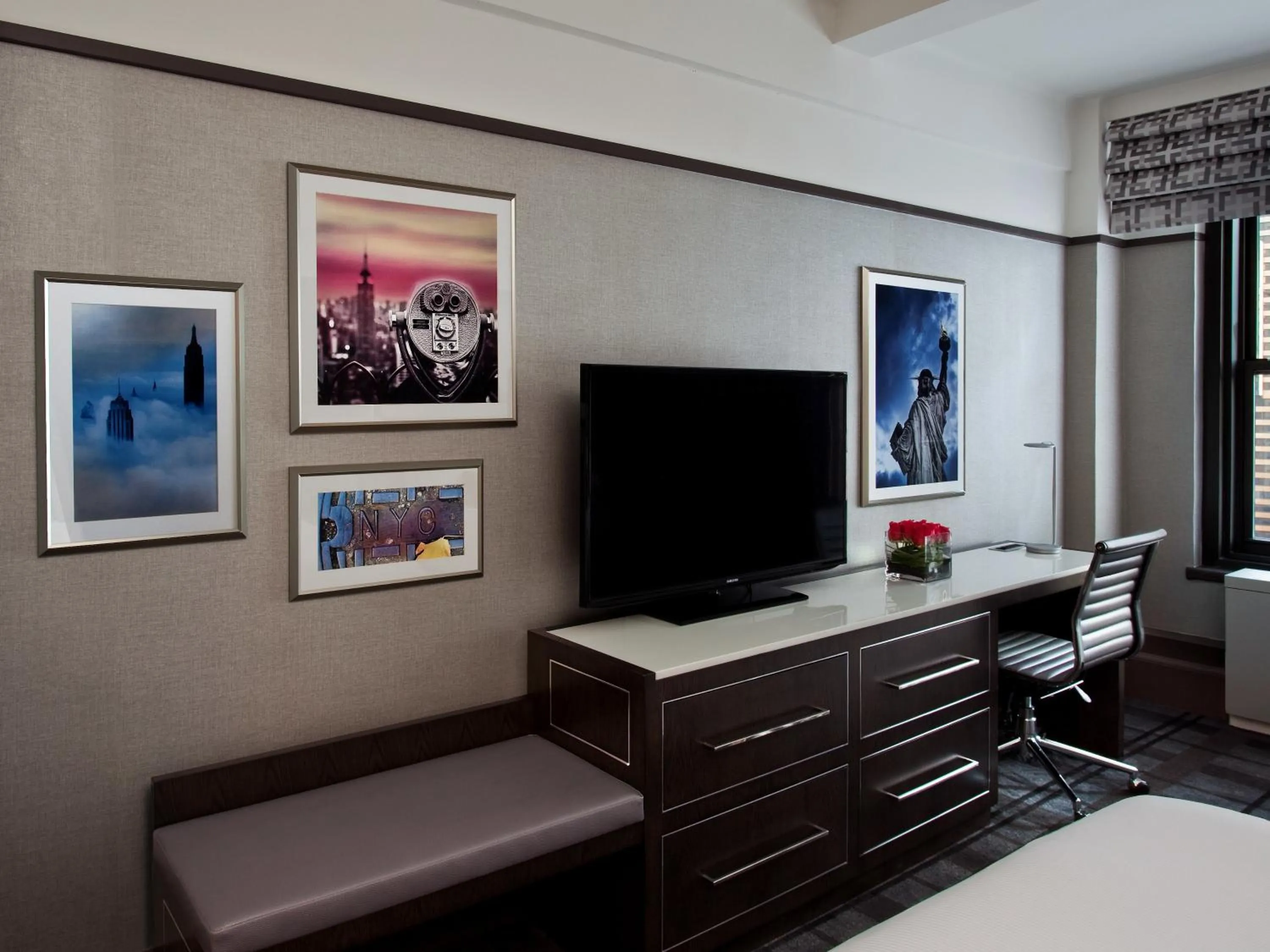 TV and multimedia in Park Central Hotel New York