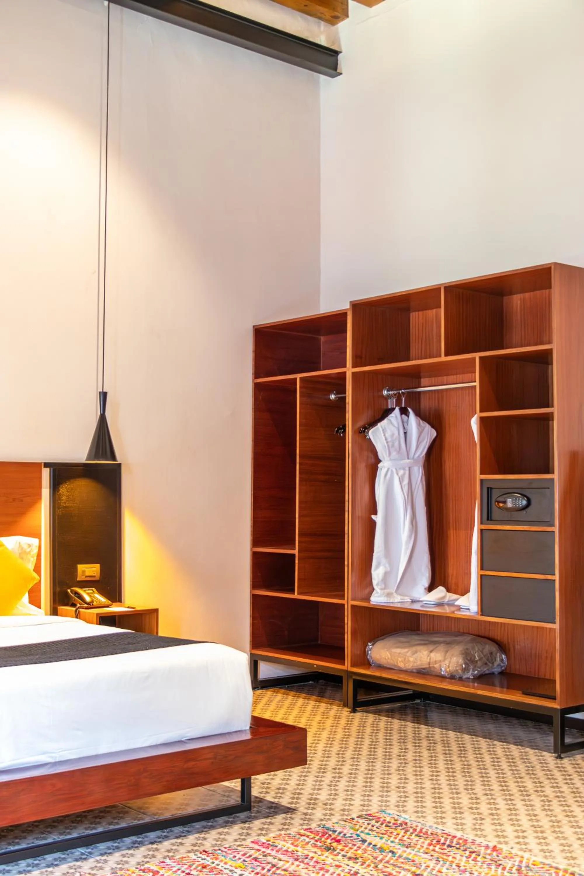 wardrobe, Bed in Casa de la Luz Hotel Boutique