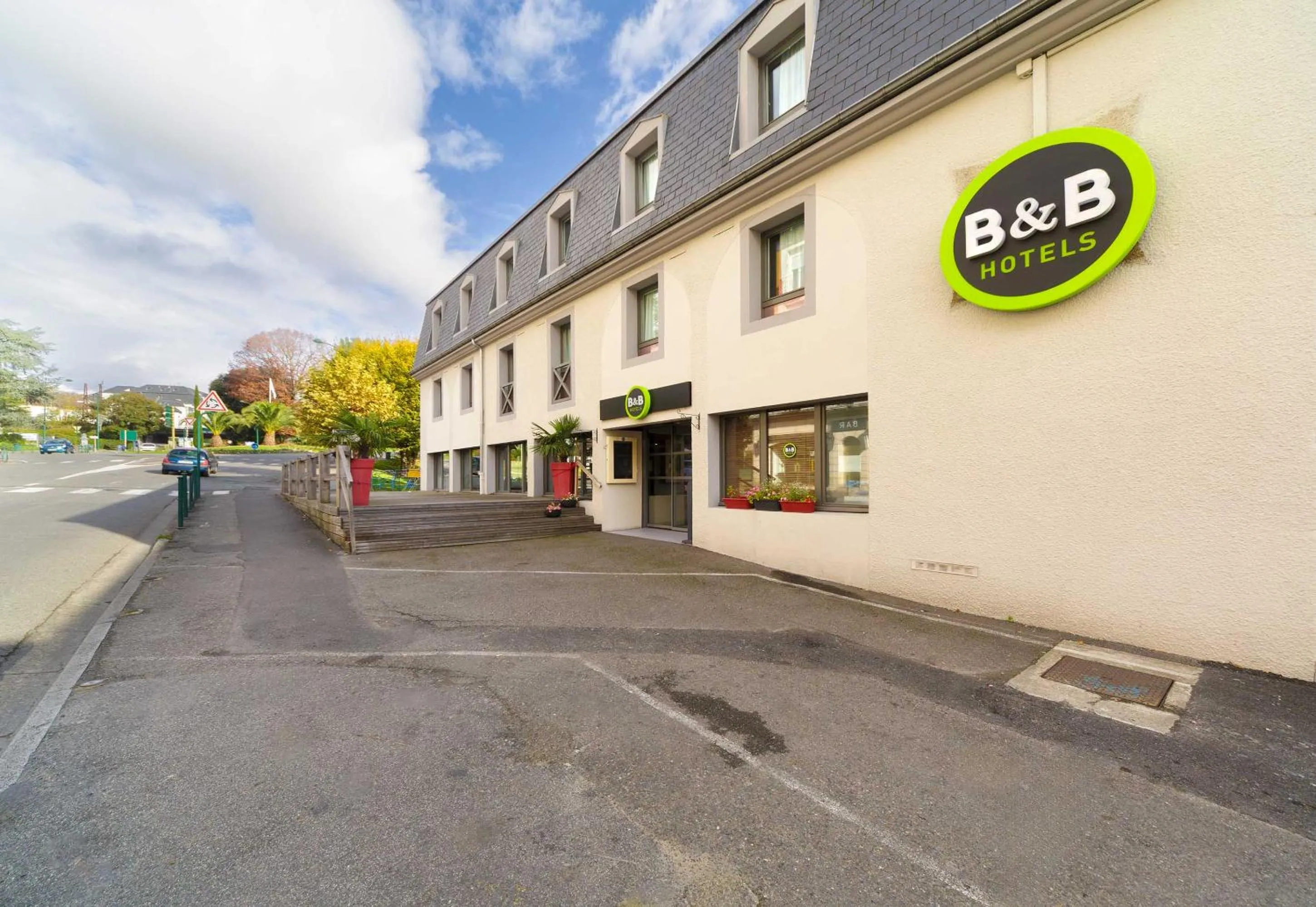 Property building in B&B HOTEL Lourdes Centre