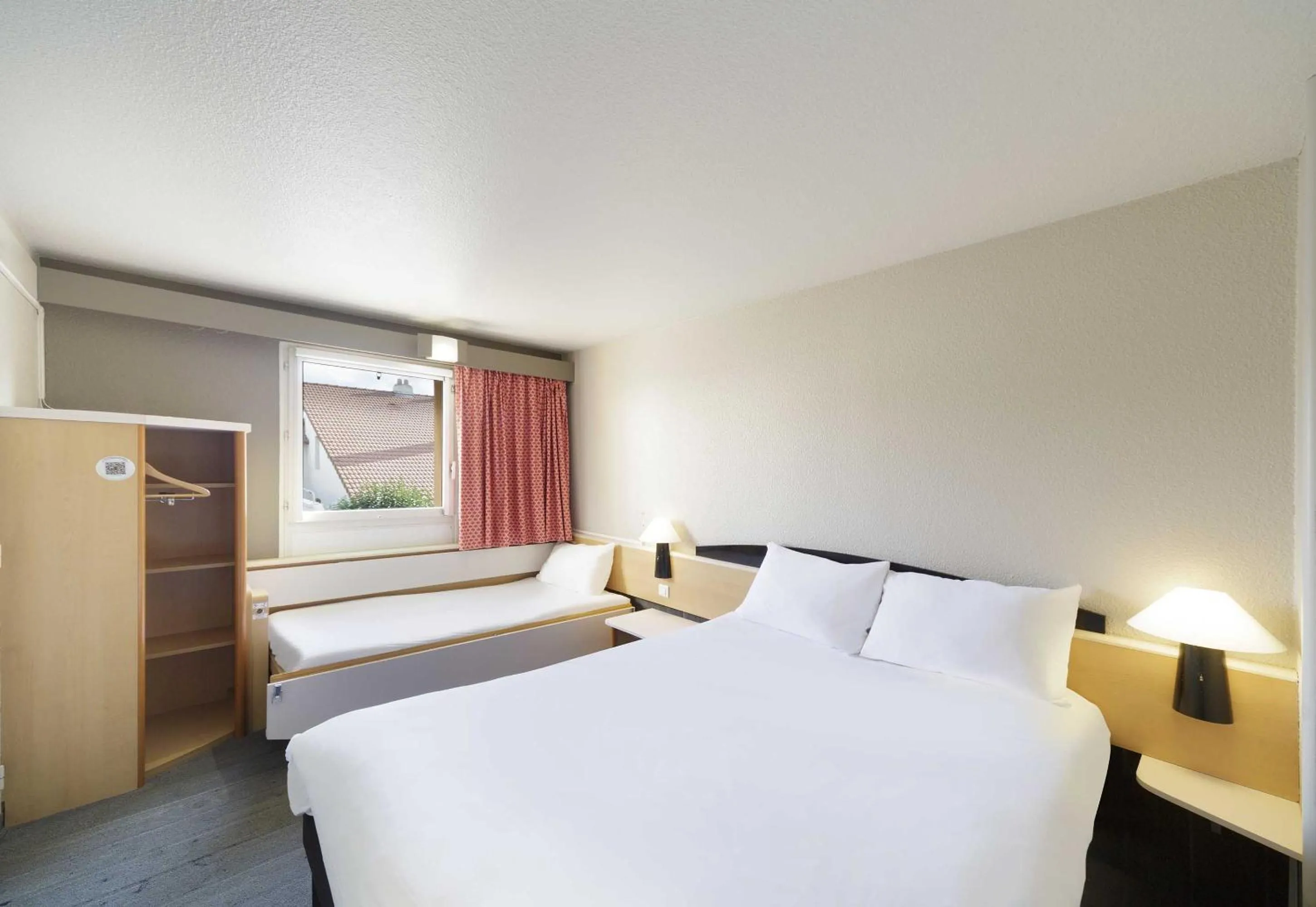 Bedroom, Bed in B&B HOTEL Lourdes Centre