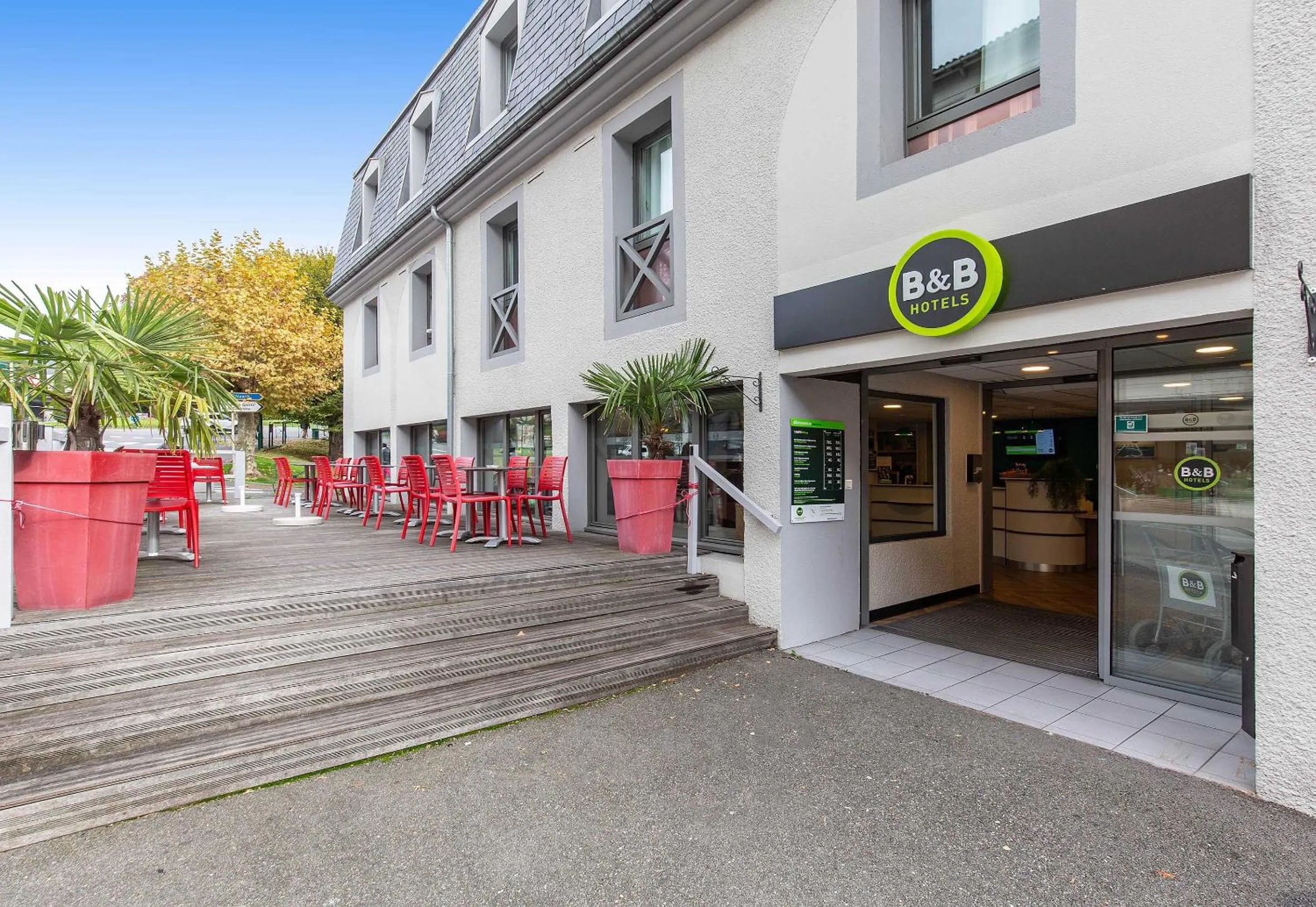 Facade/entrance in B&B HOTEL Lourdes Centre