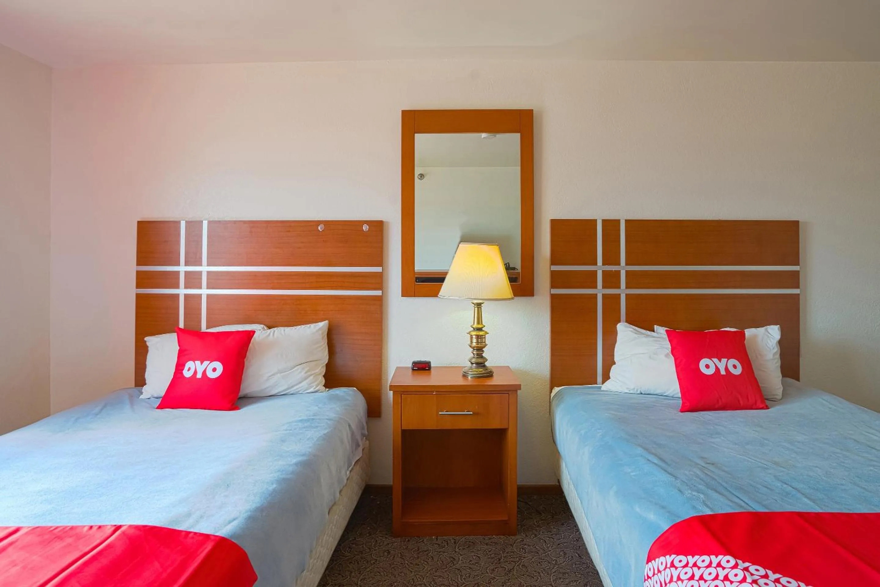 Bedroom, Bed in OYO Hotel Redwood Falls near Jackpot Casino