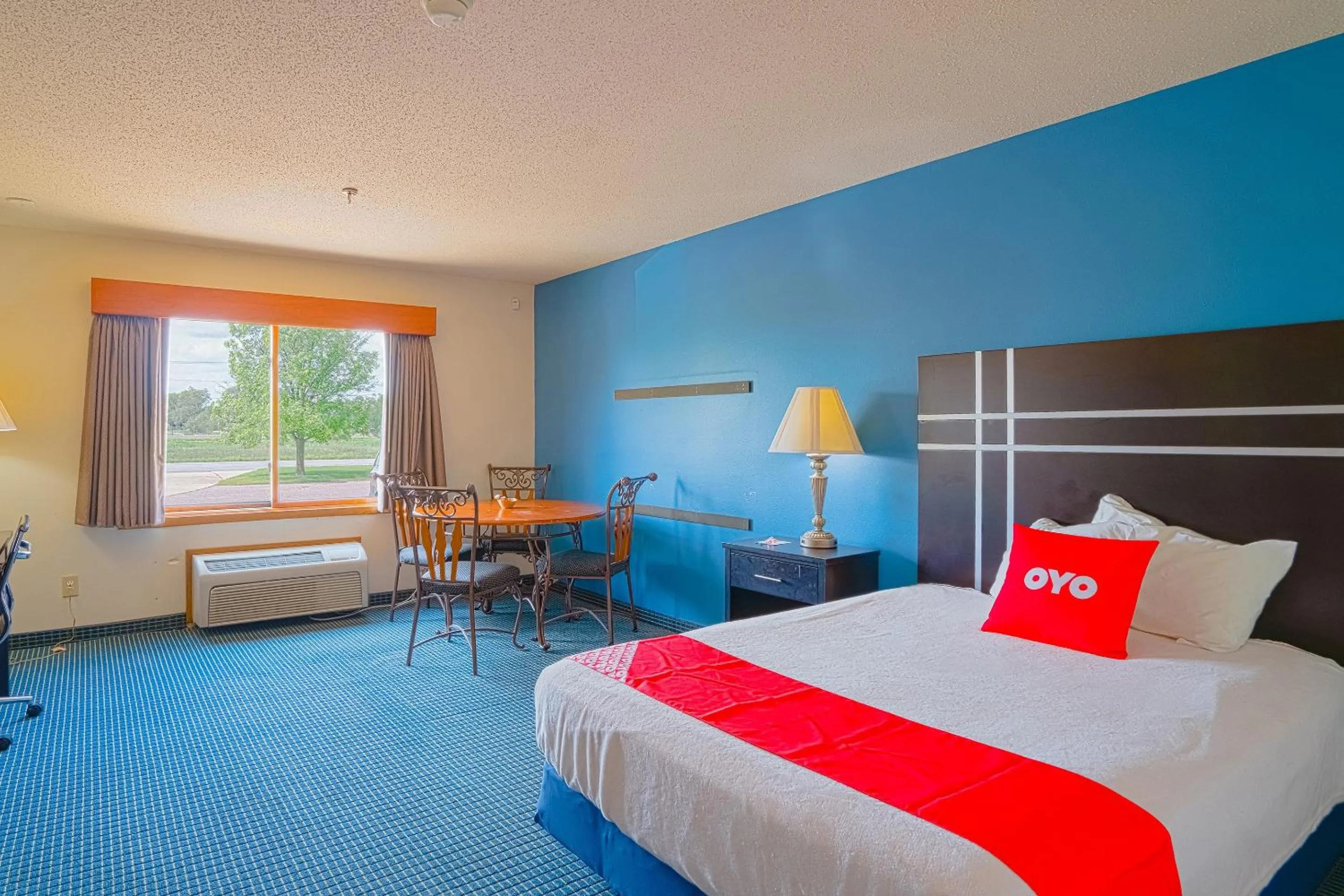 Bedroom, Bed in OYO Hotel Redwood Falls near Jackpot Casino