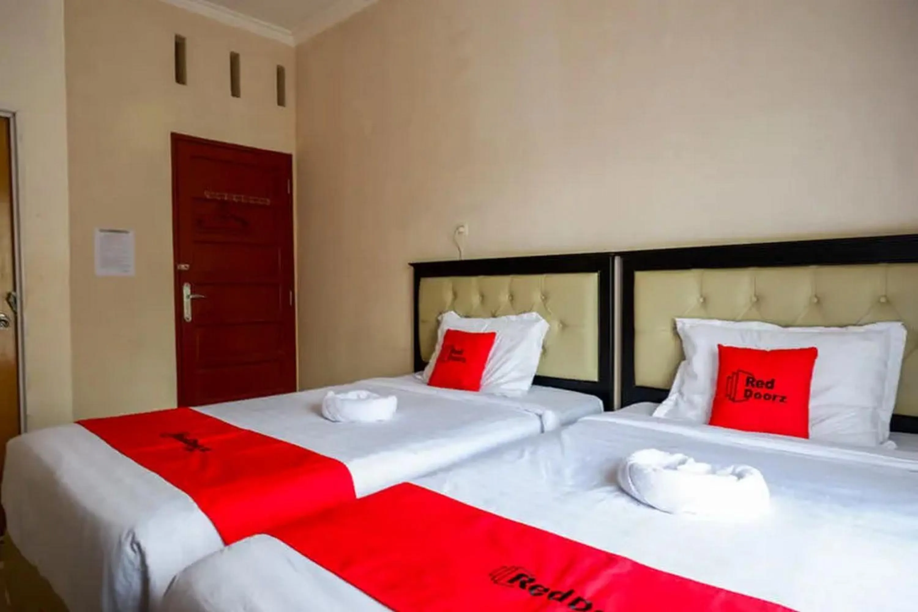 Bedroom, Bed in RedDoorz at Makale Tana Toraja