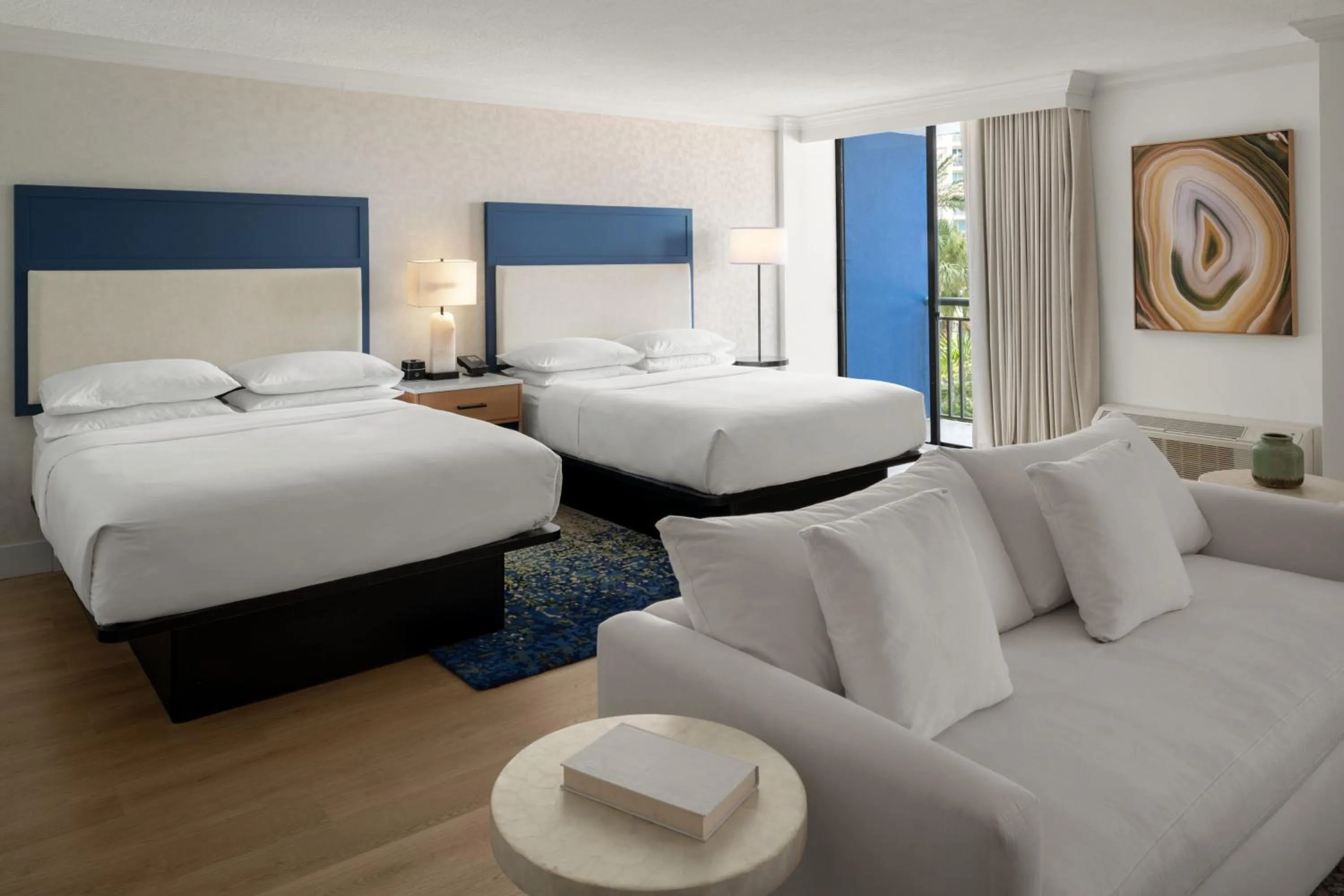 Photo of the whole room, Bed in Clearwater Beach Sheraton Resort on Sand Key